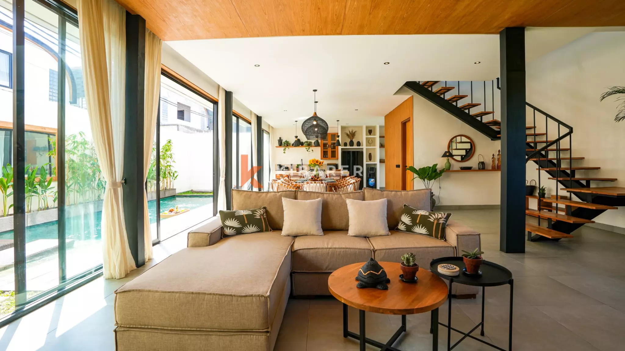 Charming Three Bedrooms Enclosed Living Villa Walking Distance to Cemagi Beach