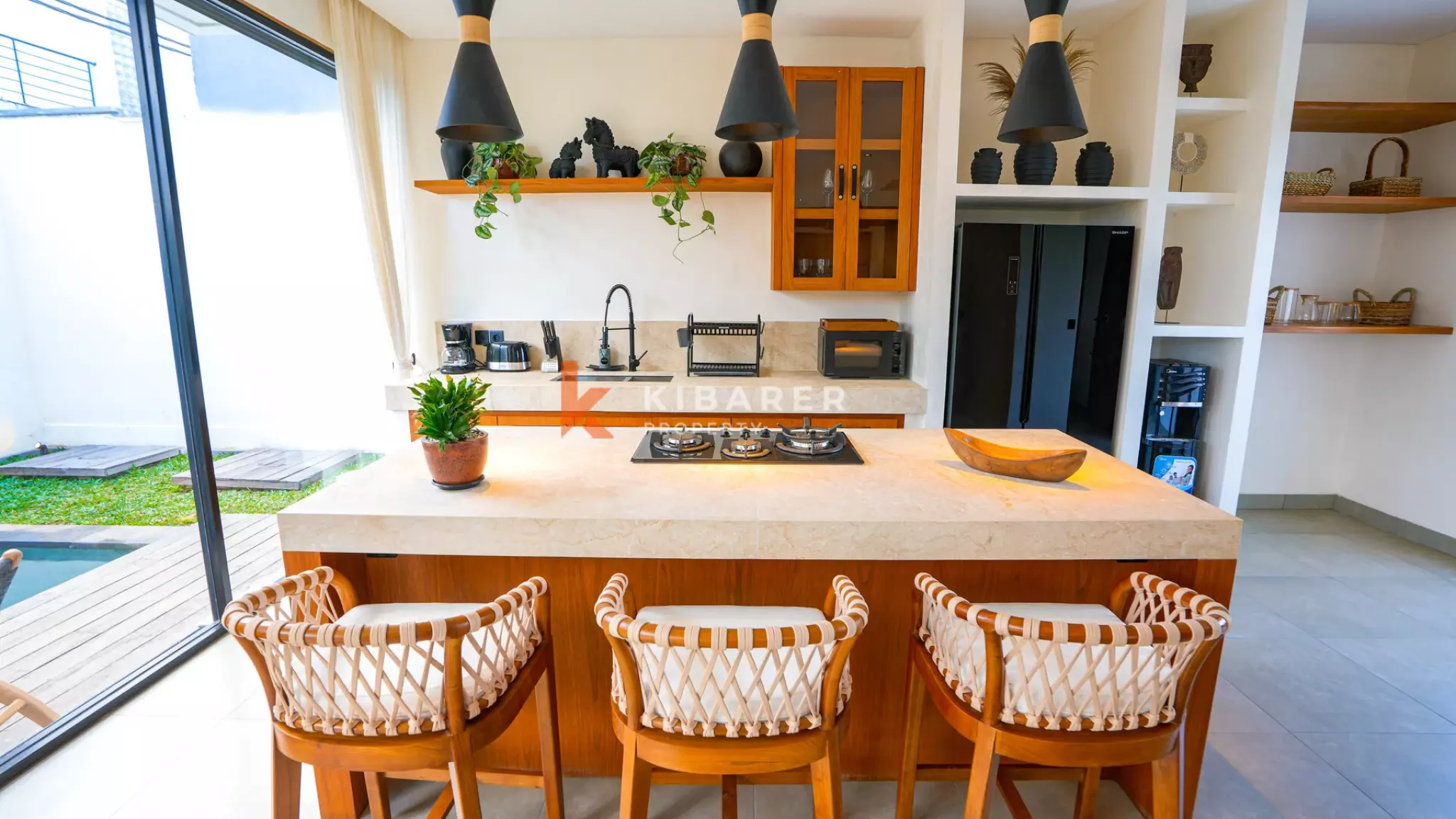 Charming Three Bedrooms Enclosed Living Villa Walking Distance to Cemagi Beach