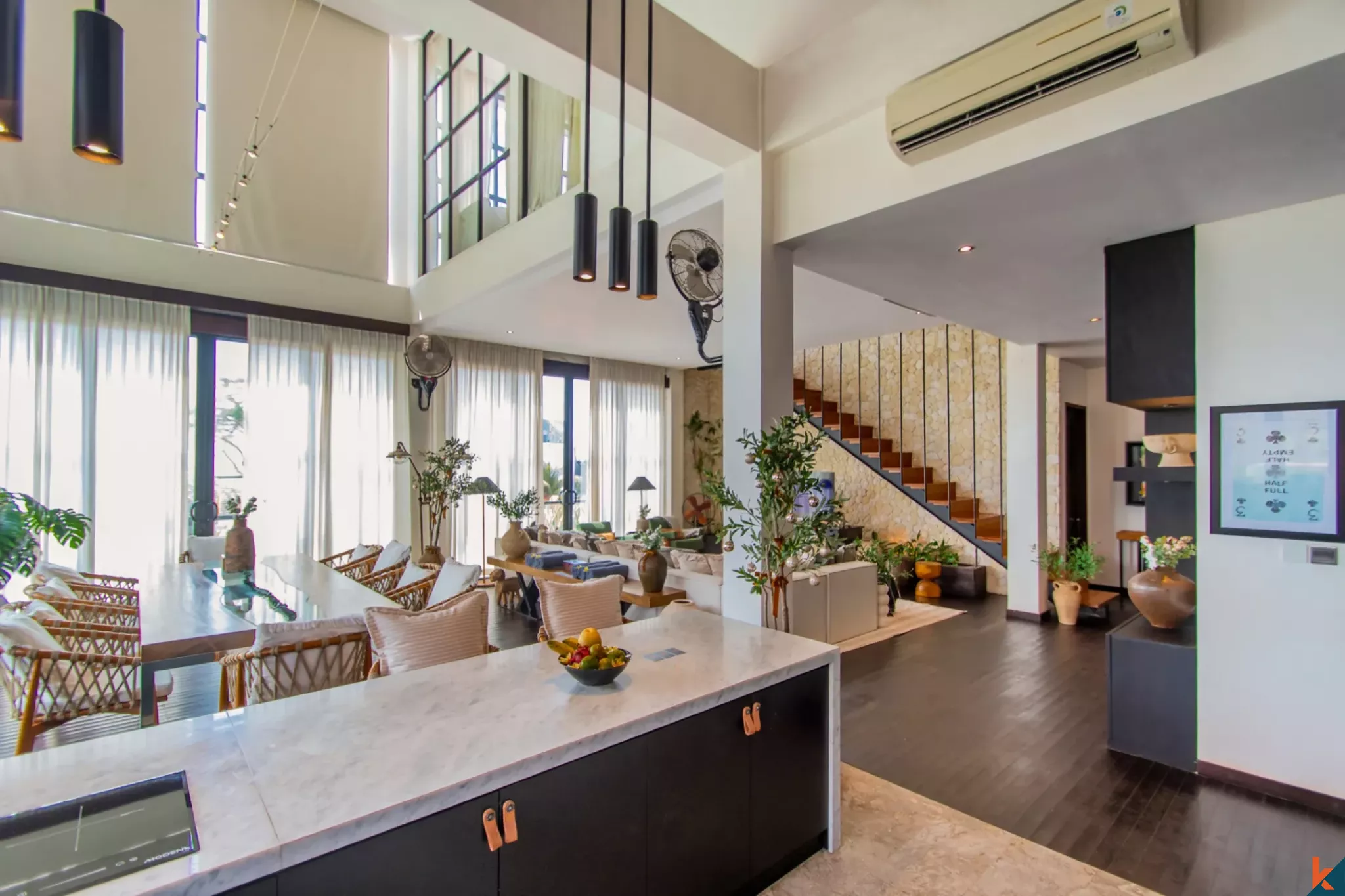 Dijual Penthouse Baru Dekat Pantai di Berawa