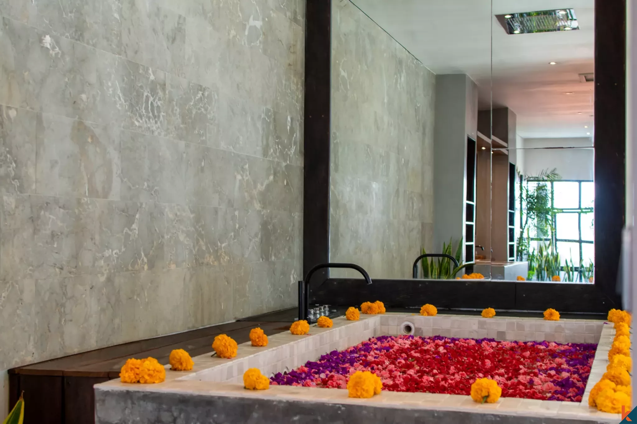 Dijual Penthouse Baru Dekat Pantai di Berawa