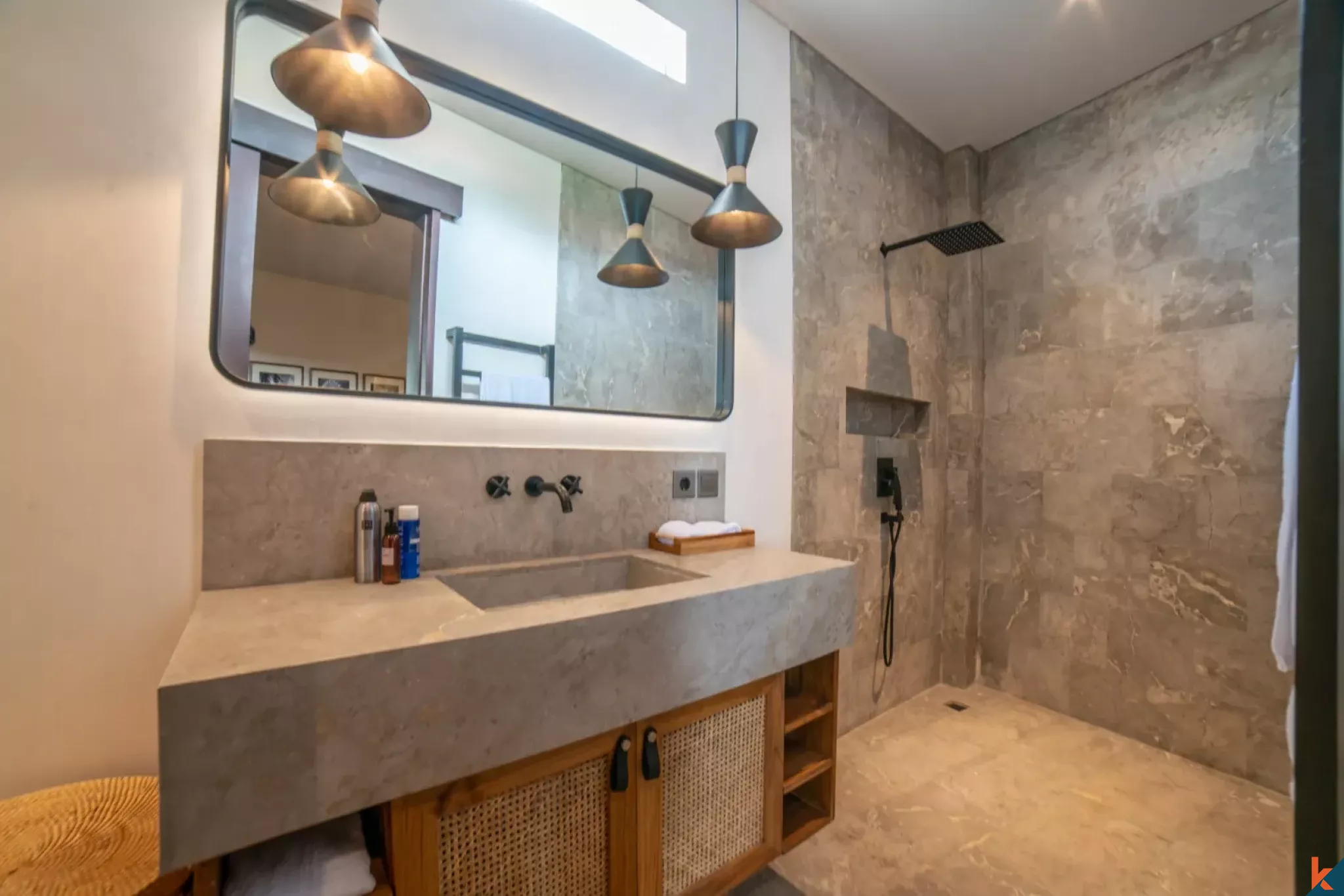 Dijual Penthouse Baru Dekat Pantai di Berawa