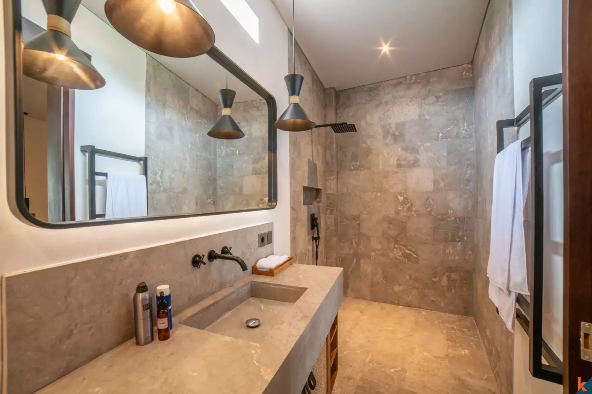 Dijual Penthouse Baru Dekat Pantai di Berawa