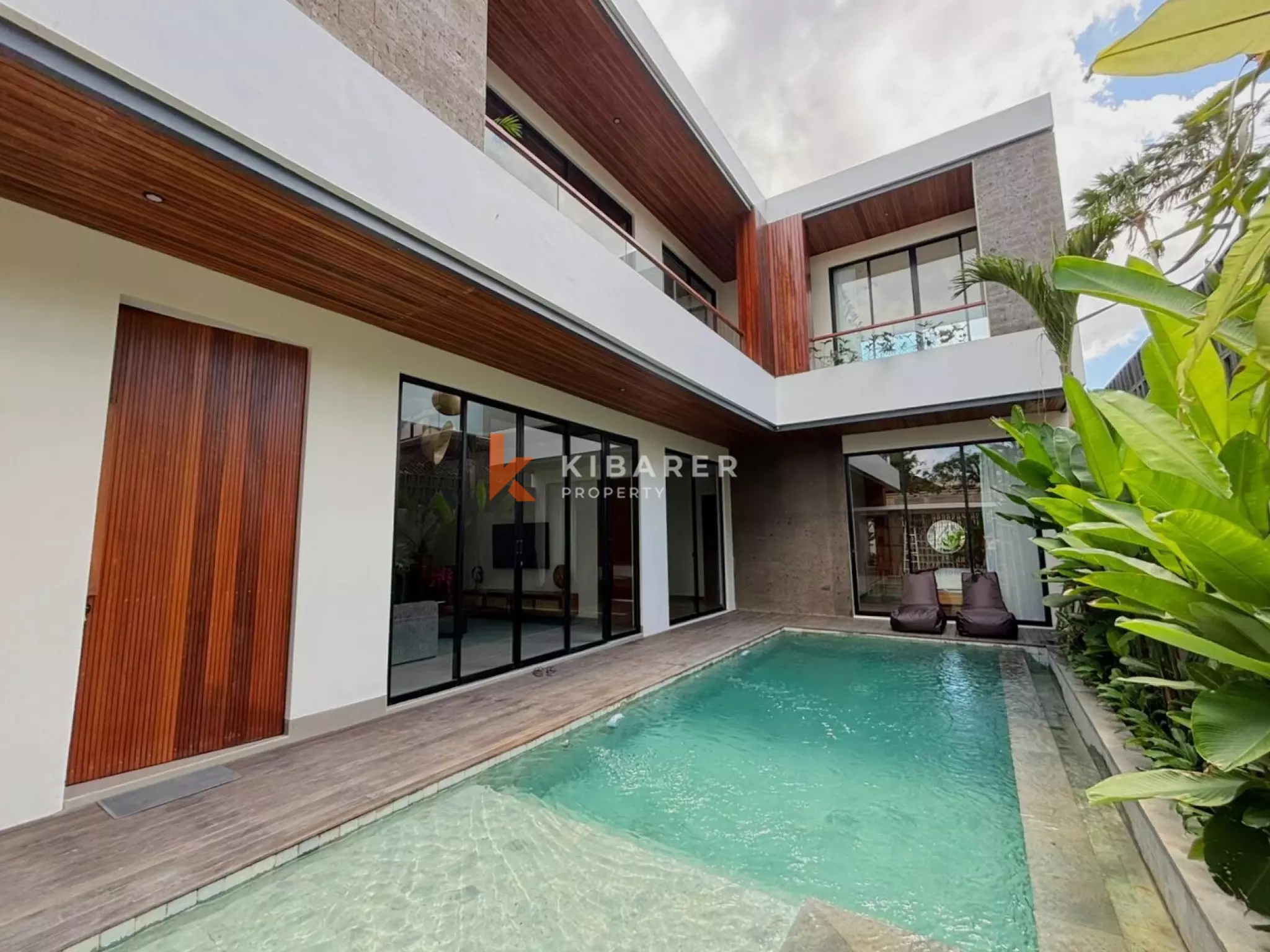 Villa Lima Kamar Tidur yang Dirancang dengan Cermat dengan Mini-Spa Pribadi di Batu Bolong