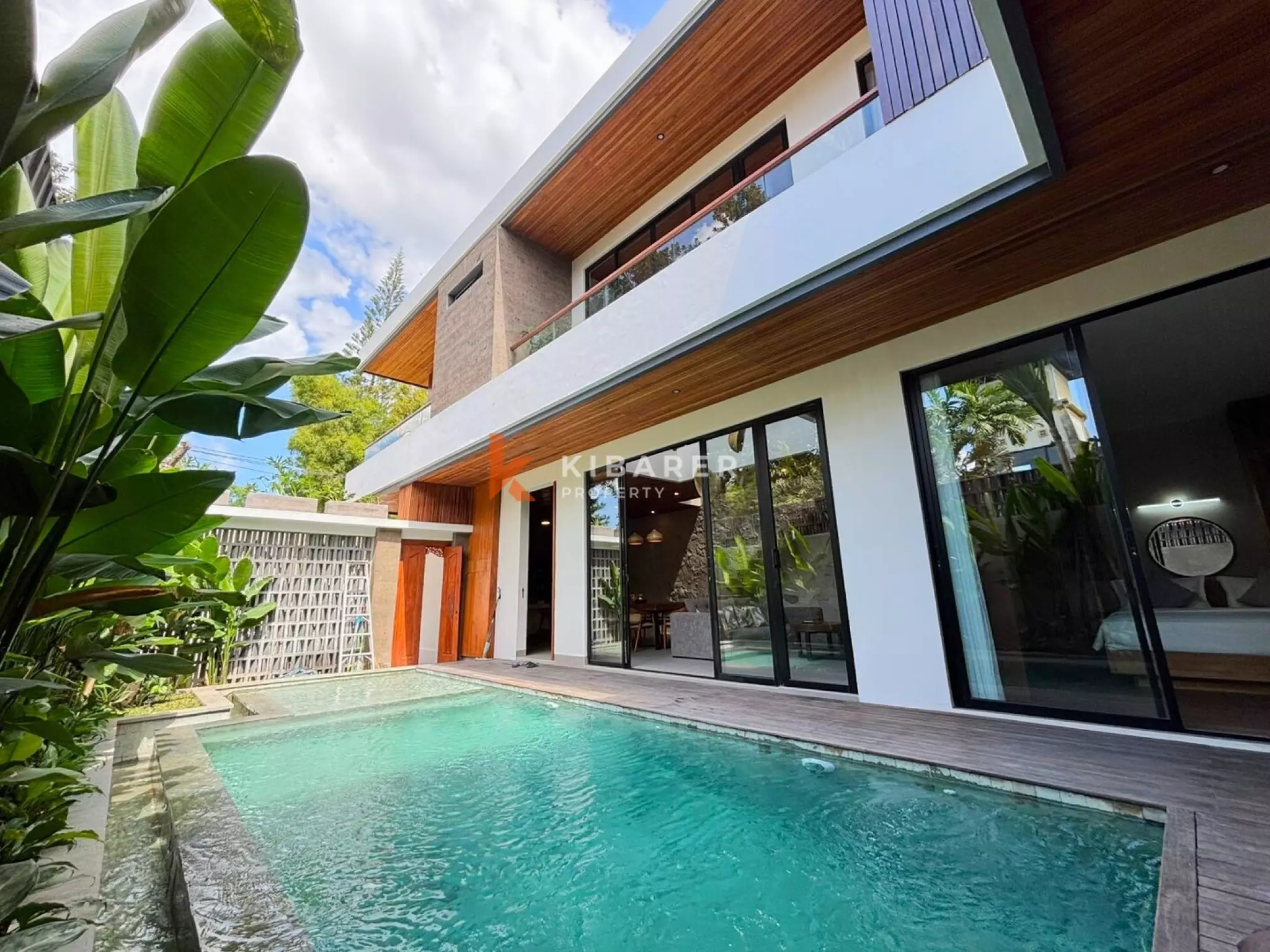 Villa Lima Kamar Tidur yang Dirancang dengan Cermat dengan Mini-Spa Pribadi di Batu Bolong