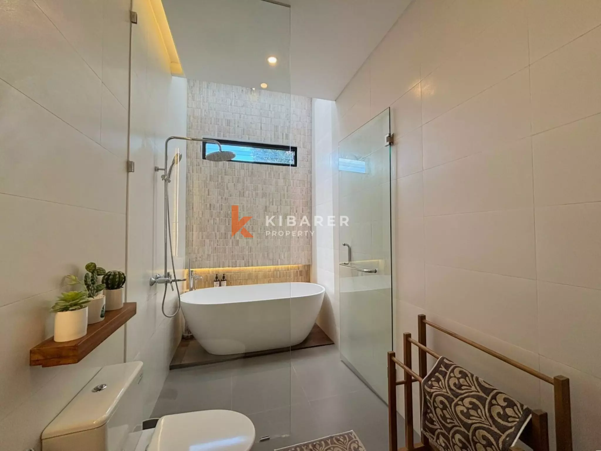 Villa Lima Kamar Tidur yang Dirancang dengan Cermat dengan Mini-Spa Pribadi di Batu Bolong