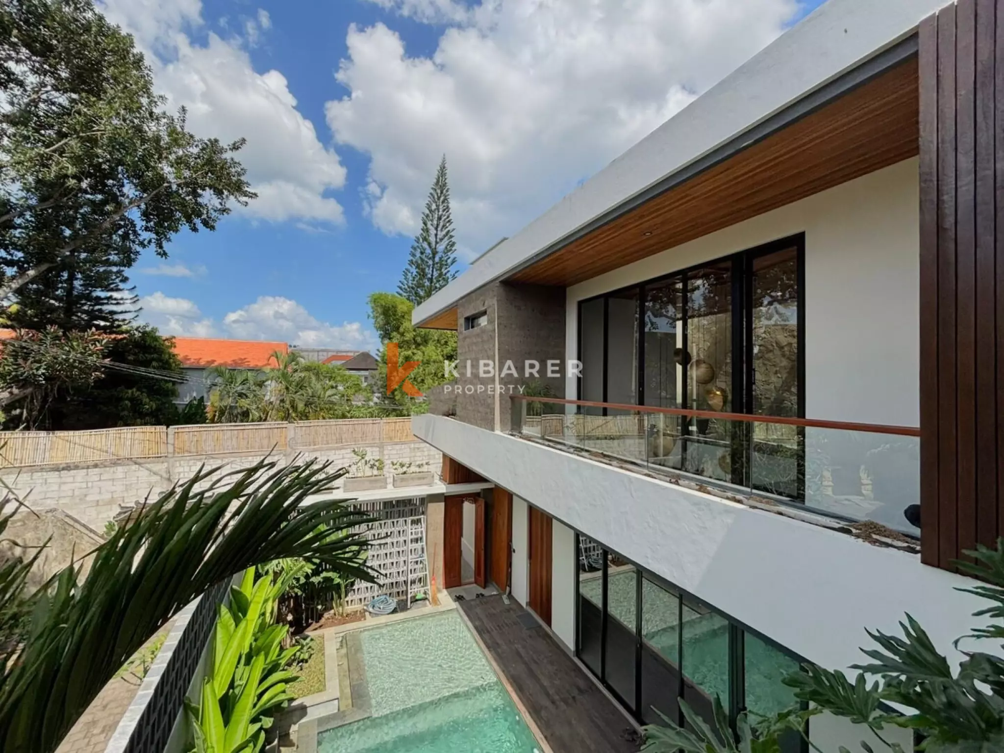 Villa Lima Kamar Tidur yang Dirancang dengan Cermat dengan Mini-Spa Pribadi di Batu Bolong