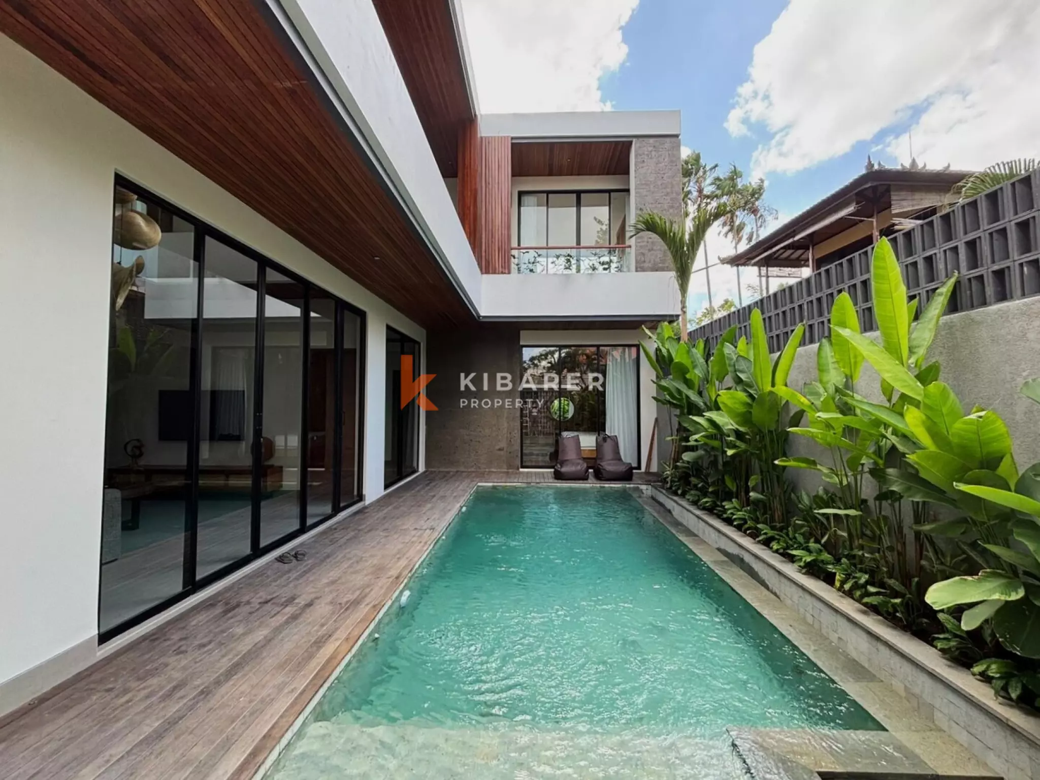 Villa Lima Kamar Tidur yang Dirancang dengan Cermat dengan Mini-Spa Pribadi di Batu Bolong