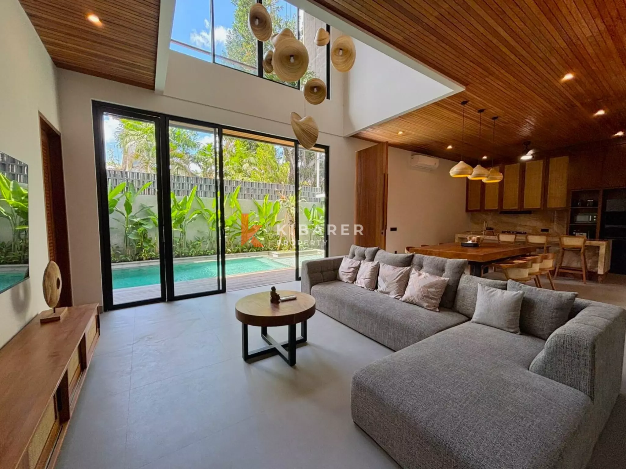 Villa Lima Kamar Tidur yang Dirancang dengan Cermat dengan Mini-Spa Pribadi di Batu Bolong