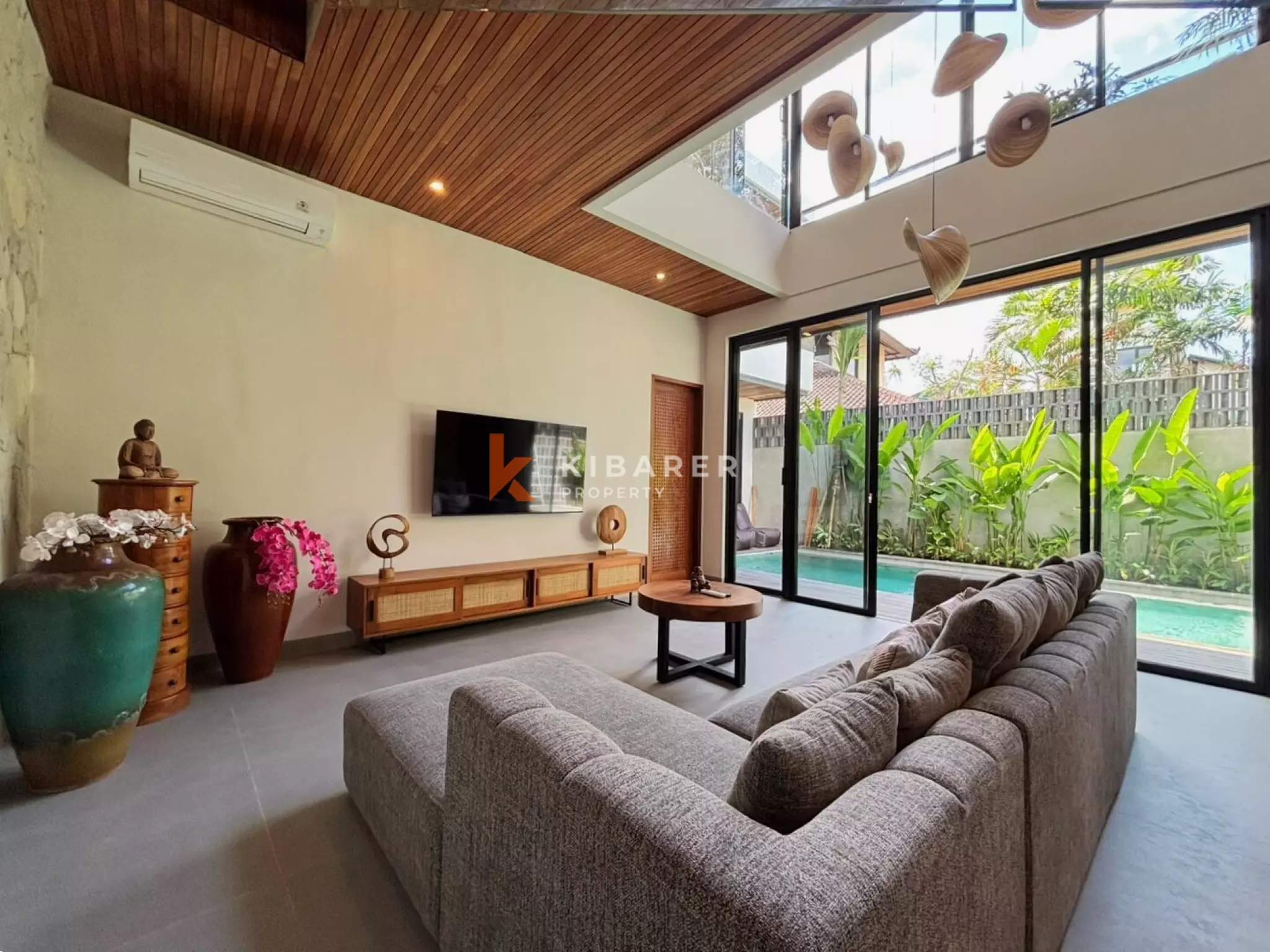 Villa Lima Kamar Tidur yang Dirancang dengan Cermat dengan Mini-Spa Pribadi di Batu Bolong