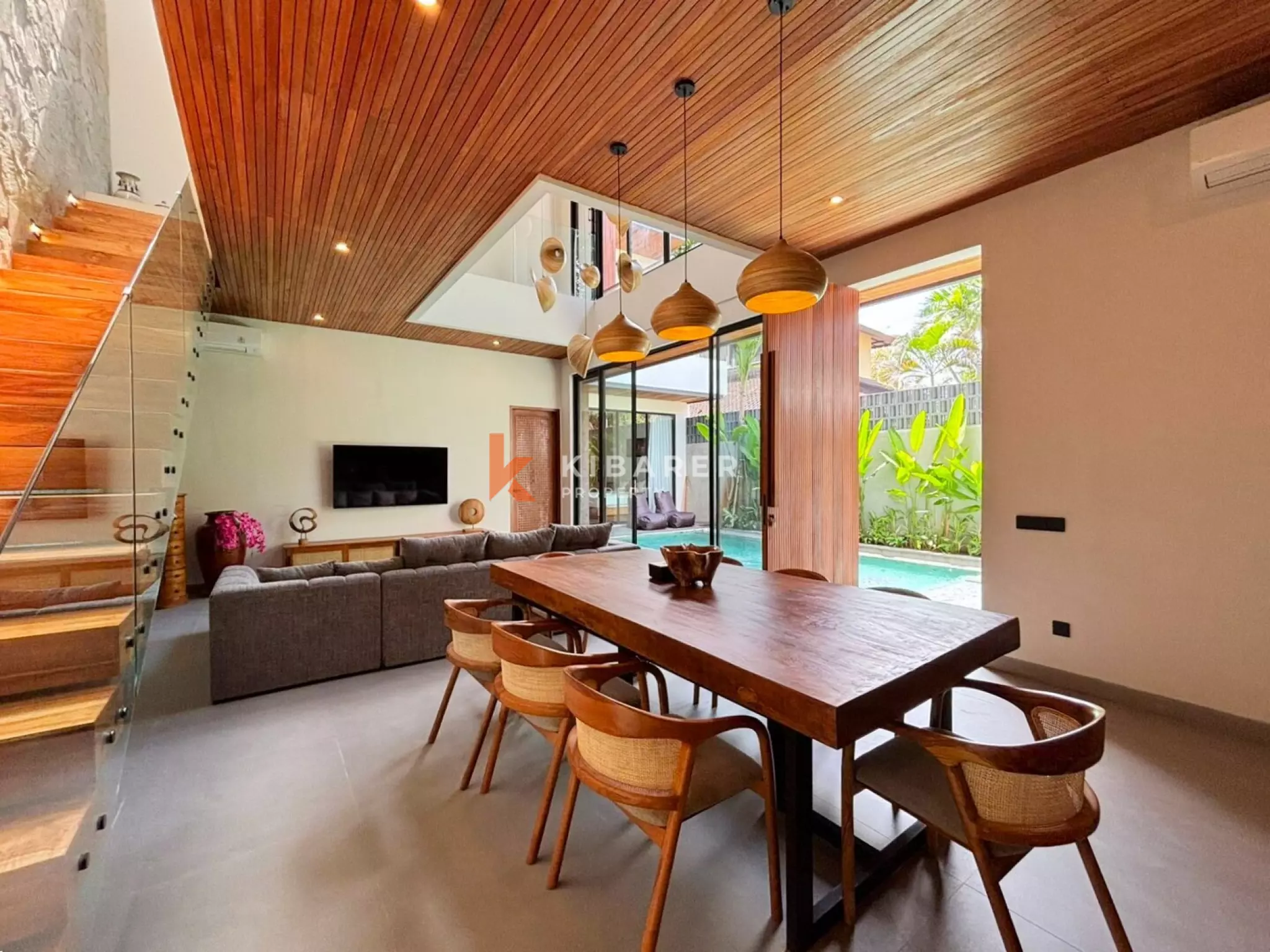 Villa Lima Kamar Tidur yang Dirancang dengan Cermat dengan Mini-Spa Pribadi di Batu Bolong