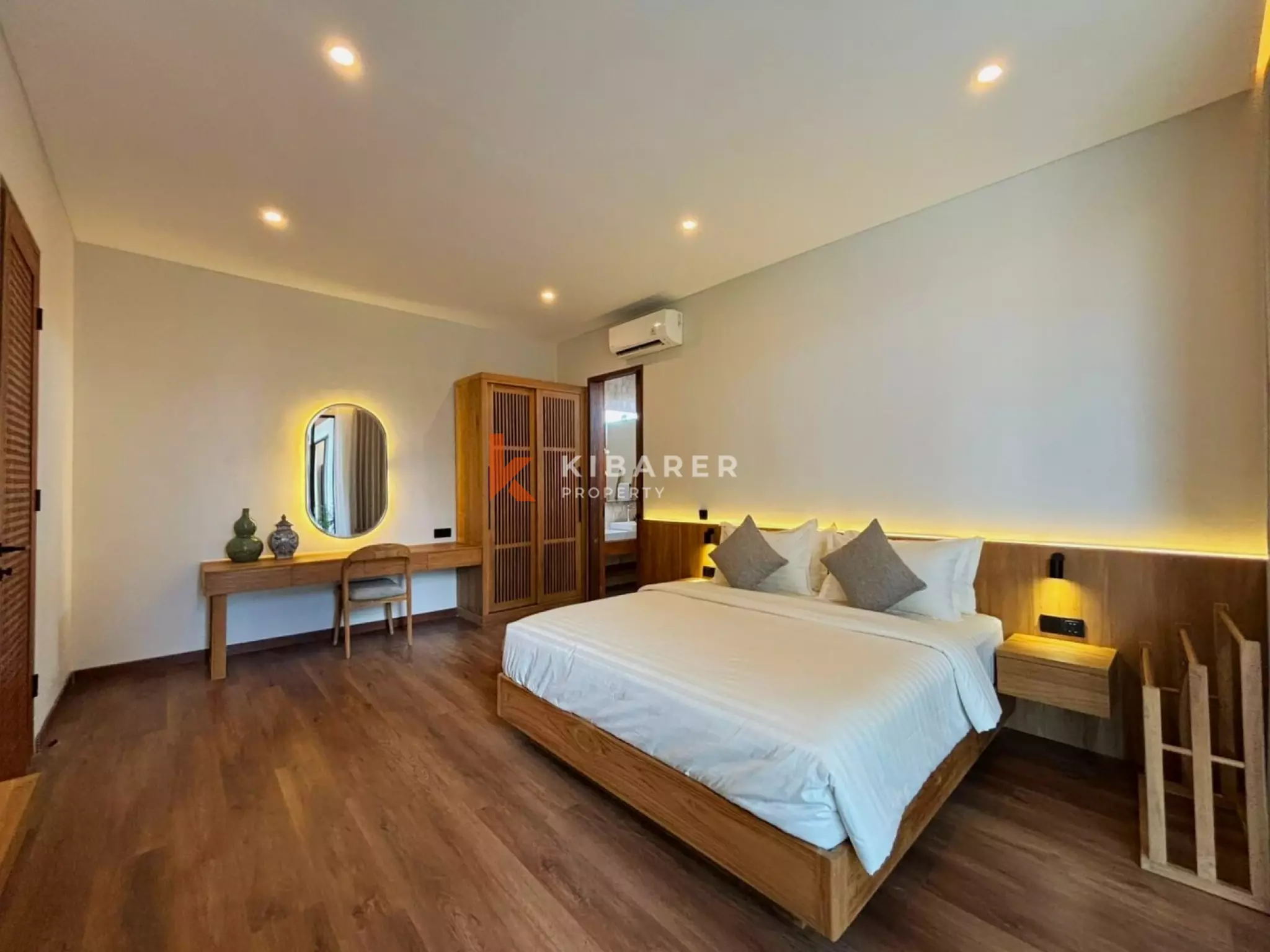 Villa Lima Kamar Tidur yang Dirancang dengan Cermat dengan Mini-Spa Pribadi di Batu Bolong