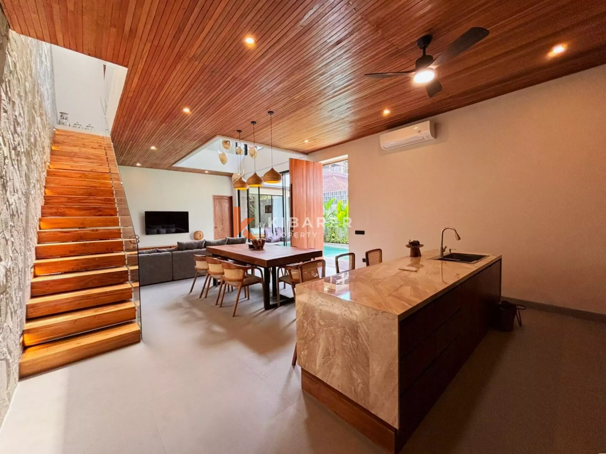 Villa Lima Kamar Tidur yang Dirancang dengan Cermat dengan Mini-Spa Pribadi di Batu Bolong