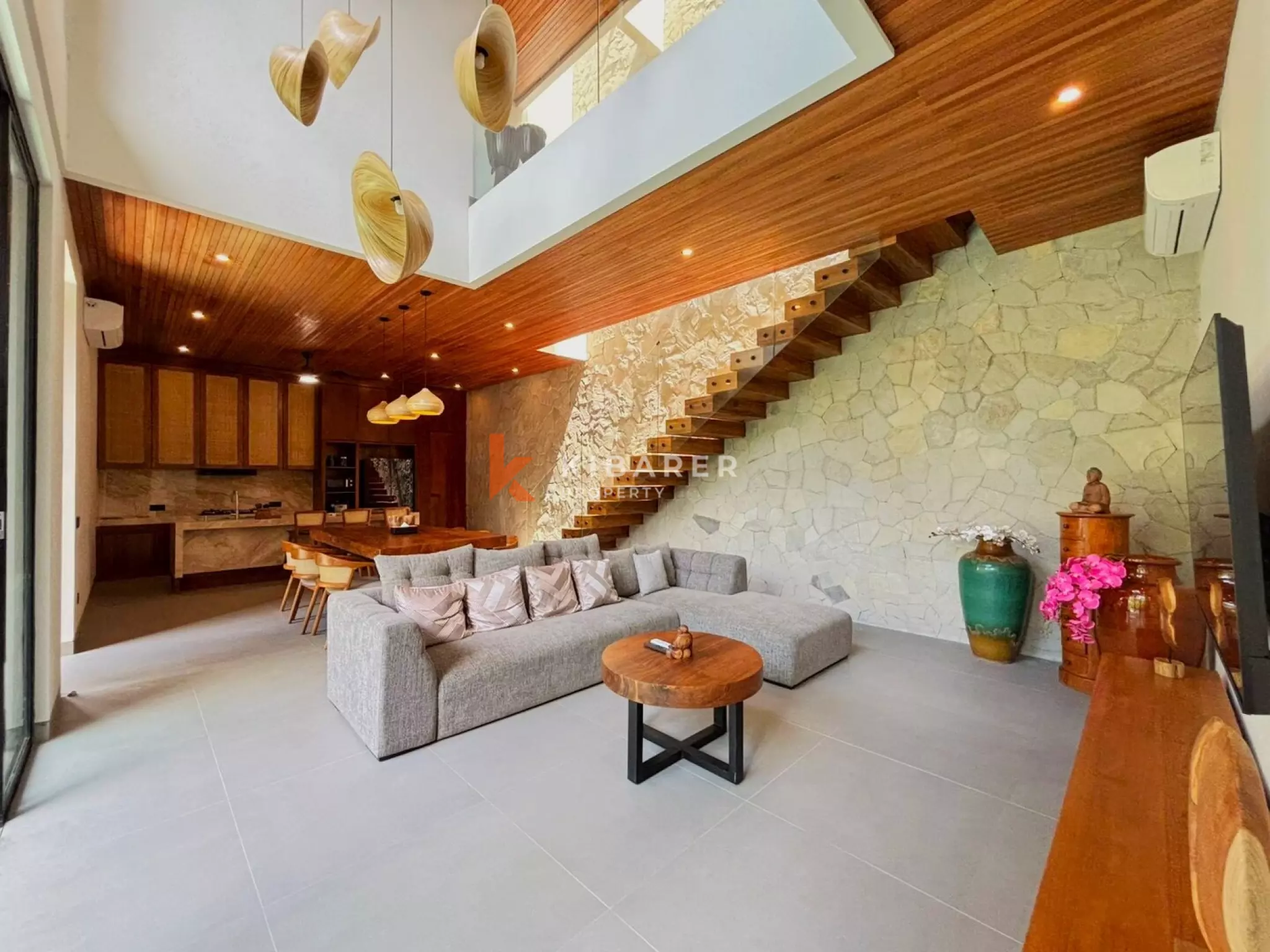 Villa Lima Kamar Tidur yang Dirancang dengan Cermat dengan Mini-Spa Pribadi di Batu Bolong