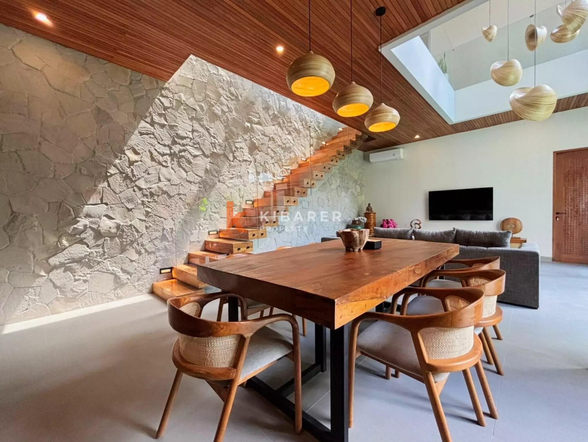 Villa Lima Kamar Tidur yang Dirancang dengan Cermat dengan Mini-Spa Pribadi di Batu Bolong