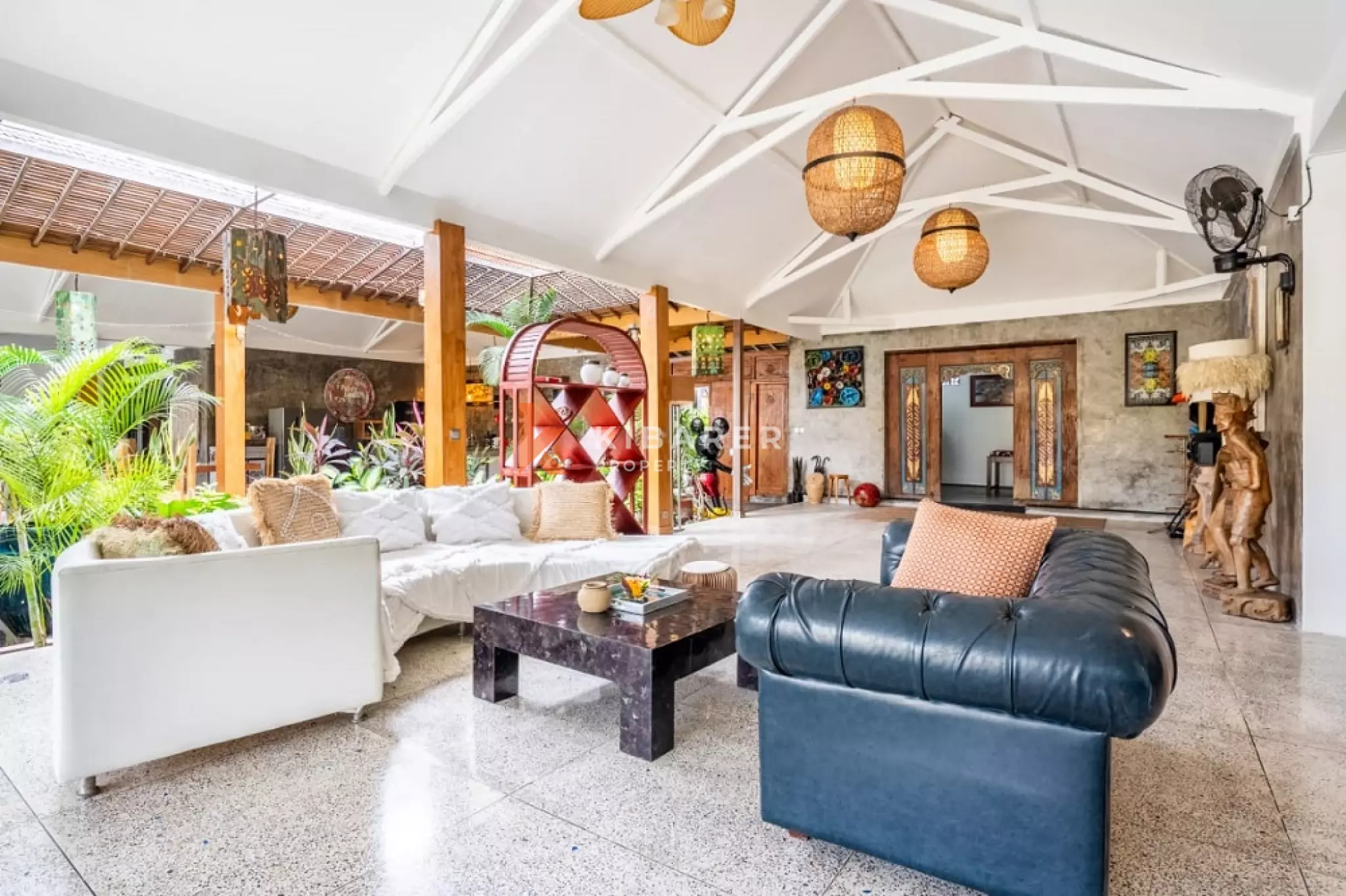 Grand Joglo Five-Bedrooms Open Living Villa in Canggu