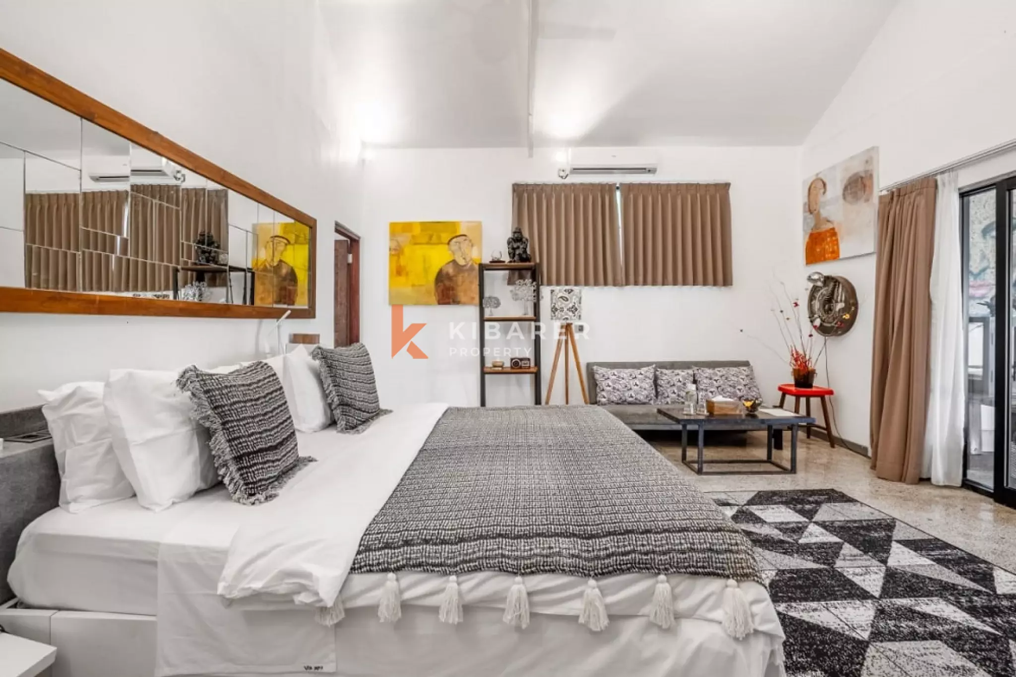 Grand Joglo Five-Bedrooms Open Living Villa in Canggu