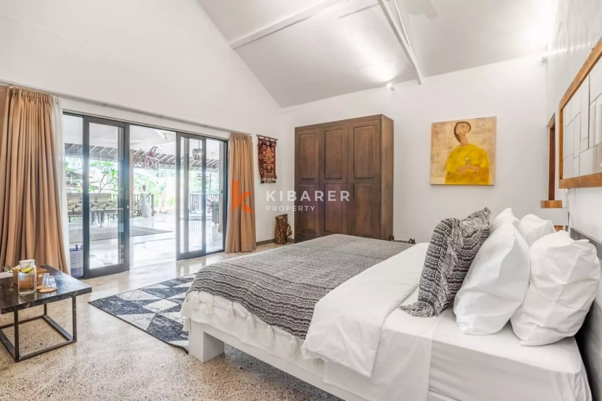 Grand Joglo Five-Bedrooms Open Living Villa in Canggu