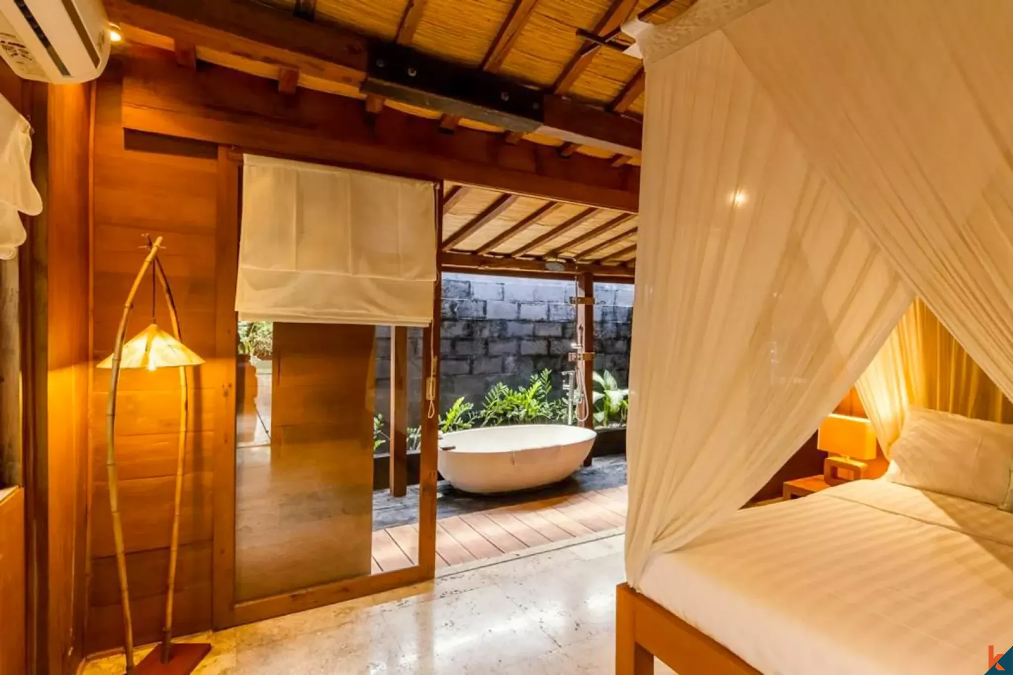 Properti bergaya joglo dua kamar tidur yang indah di Batu Bolong