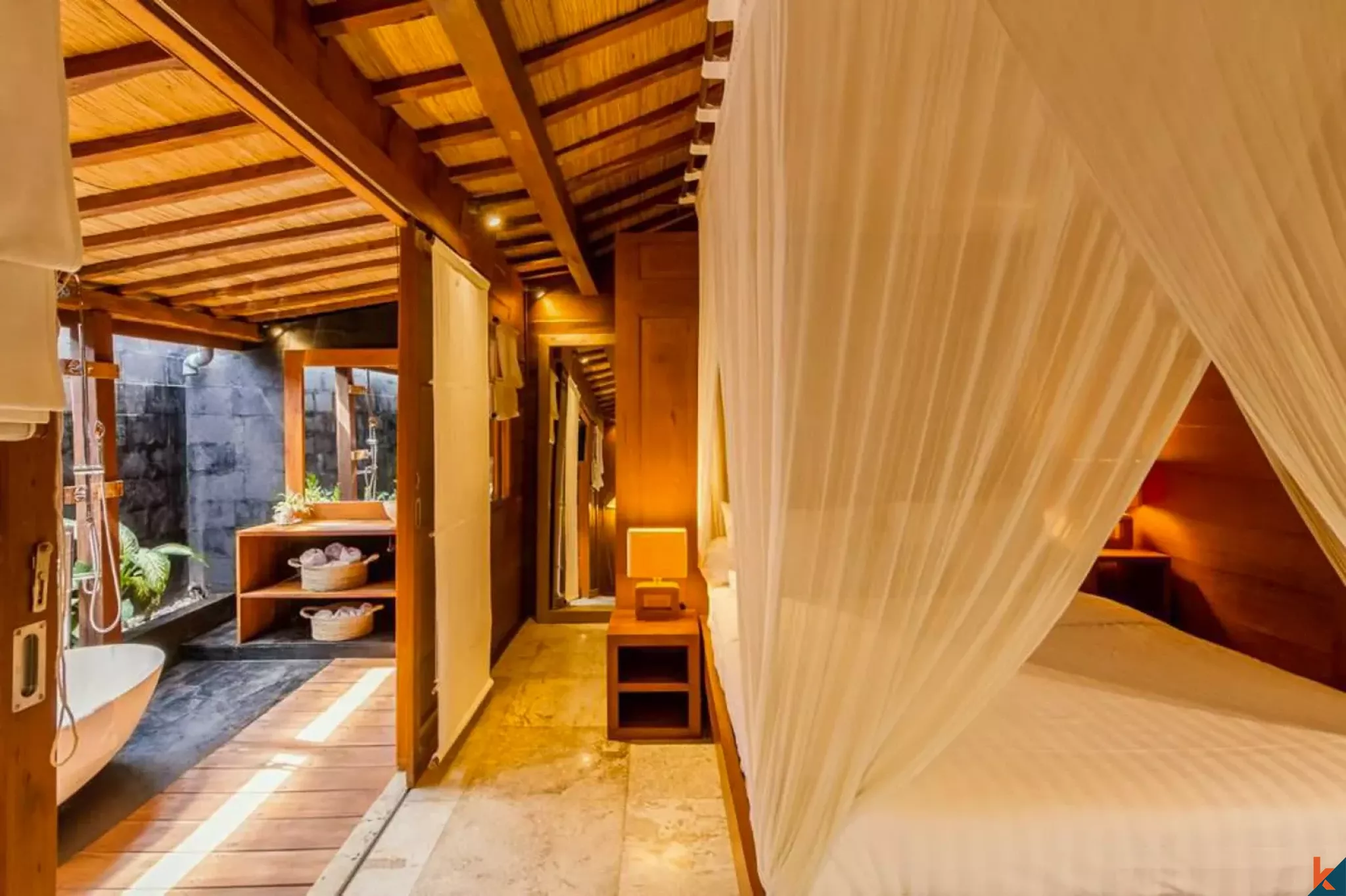 Properti bergaya joglo dua kamar tidur yang indah di Batu Bolong