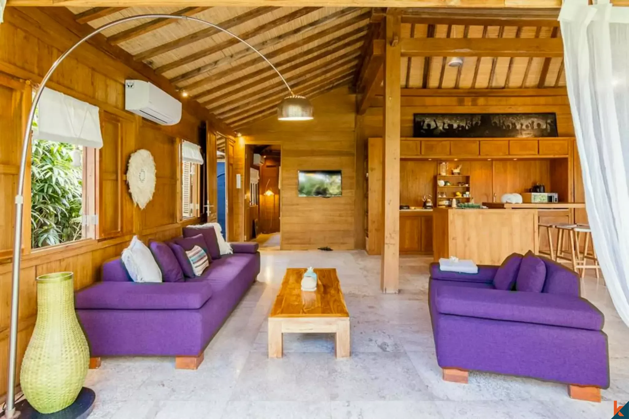 Properti bergaya joglo dua kamar tidur yang indah di Batu Bolong