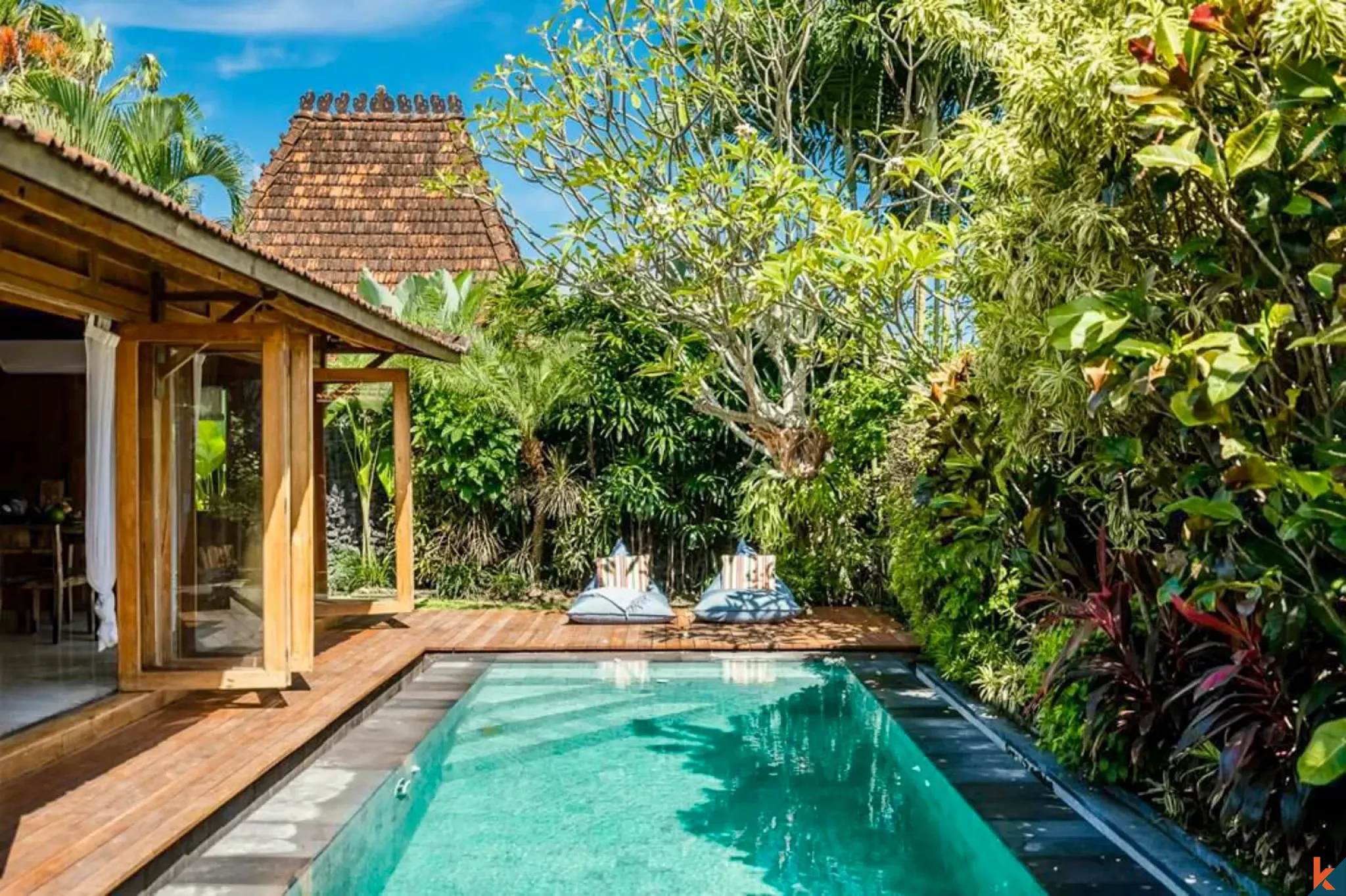 Properti bergaya joglo dua kamar tidur yang indah di Batu Bolong