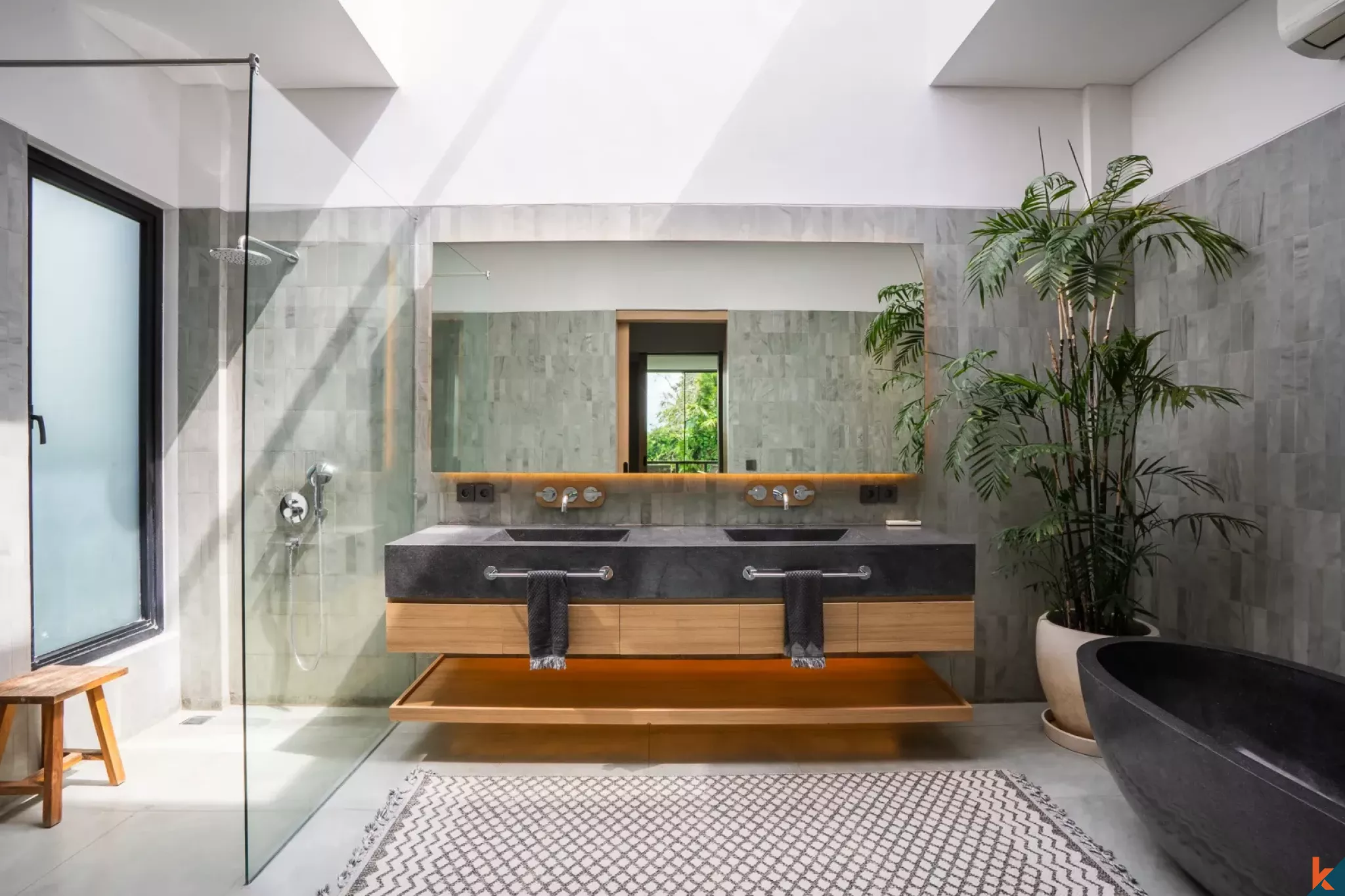 High quality and standard long leasehold four bedroom estate in north Pererenan