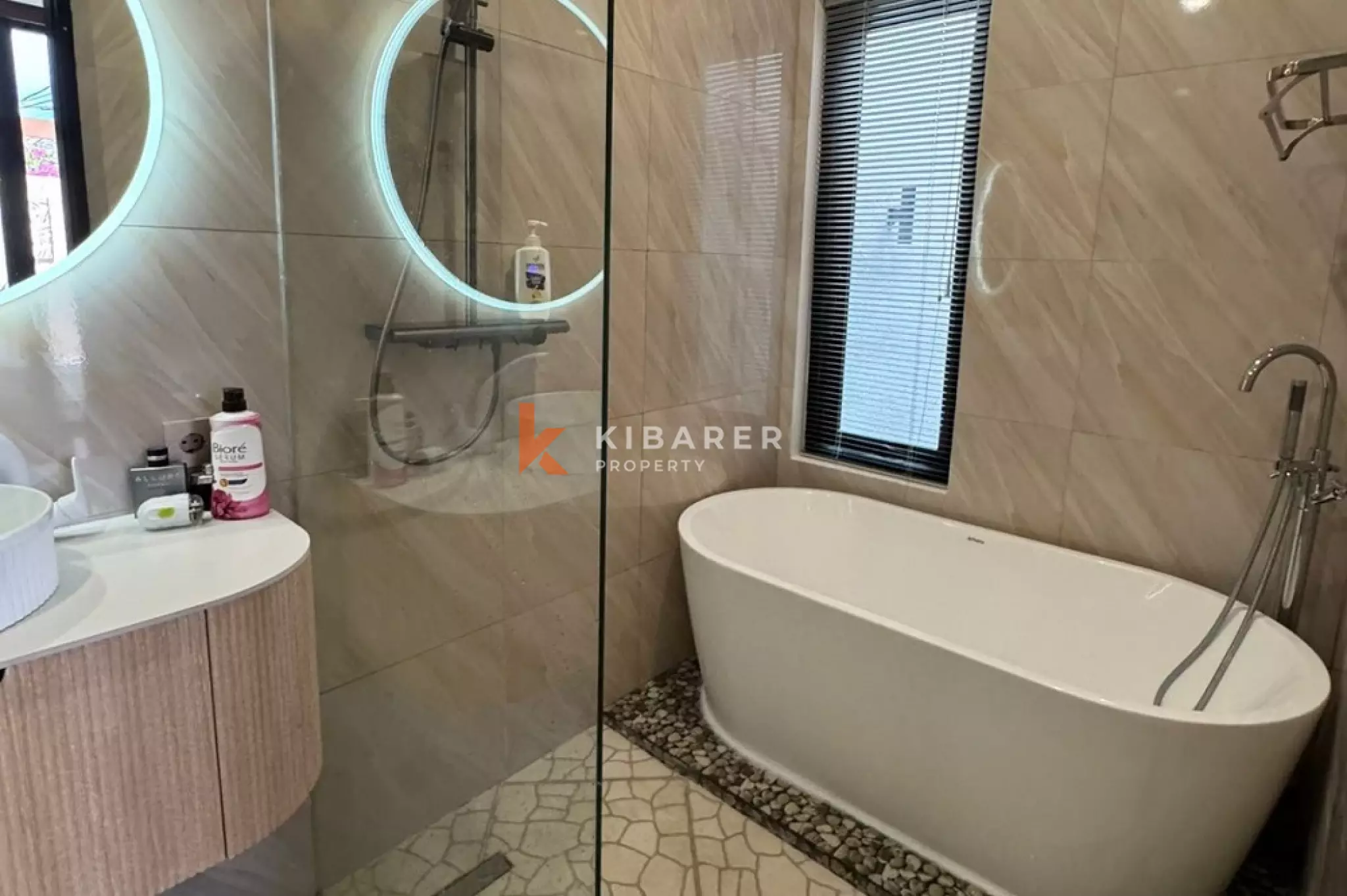 Vila Dua Kamar Tidur Modern dan Nyaman Dekat GWK Jimbaran