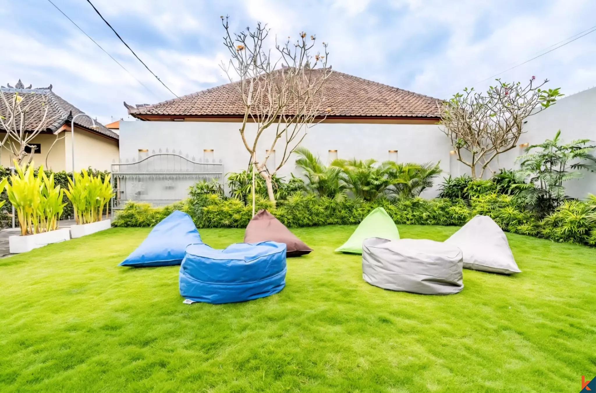 Stylish 3-Bedroom Tropical Villa with Private Pool in Babakan