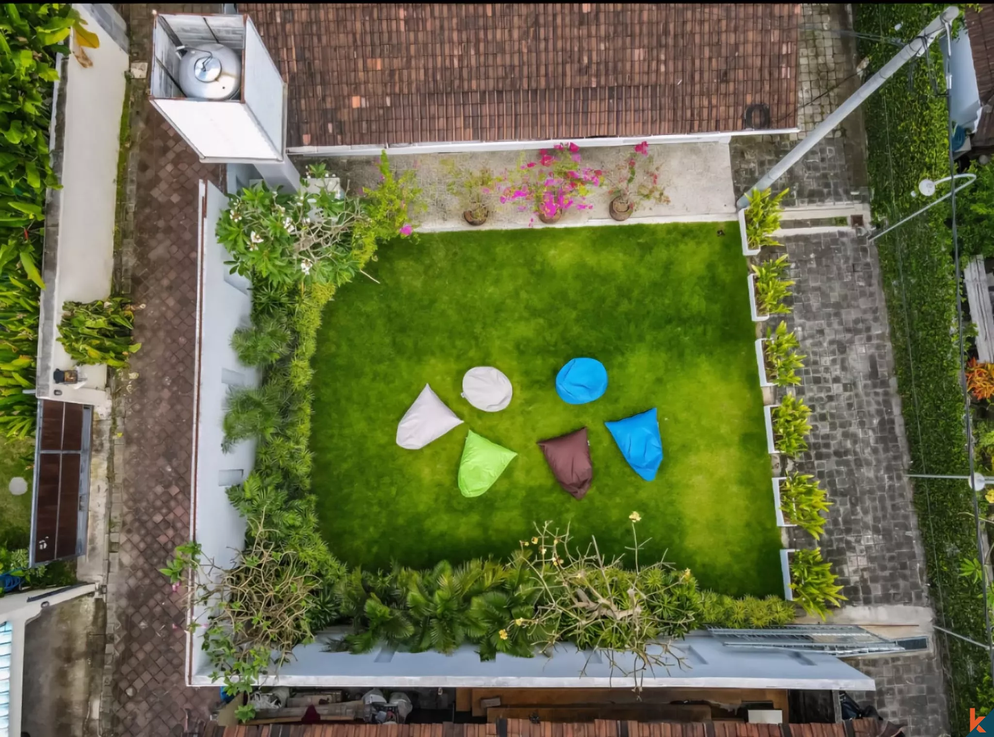 Stylish 3-Bedroom Tropical Villa with Private Pool in Babakan