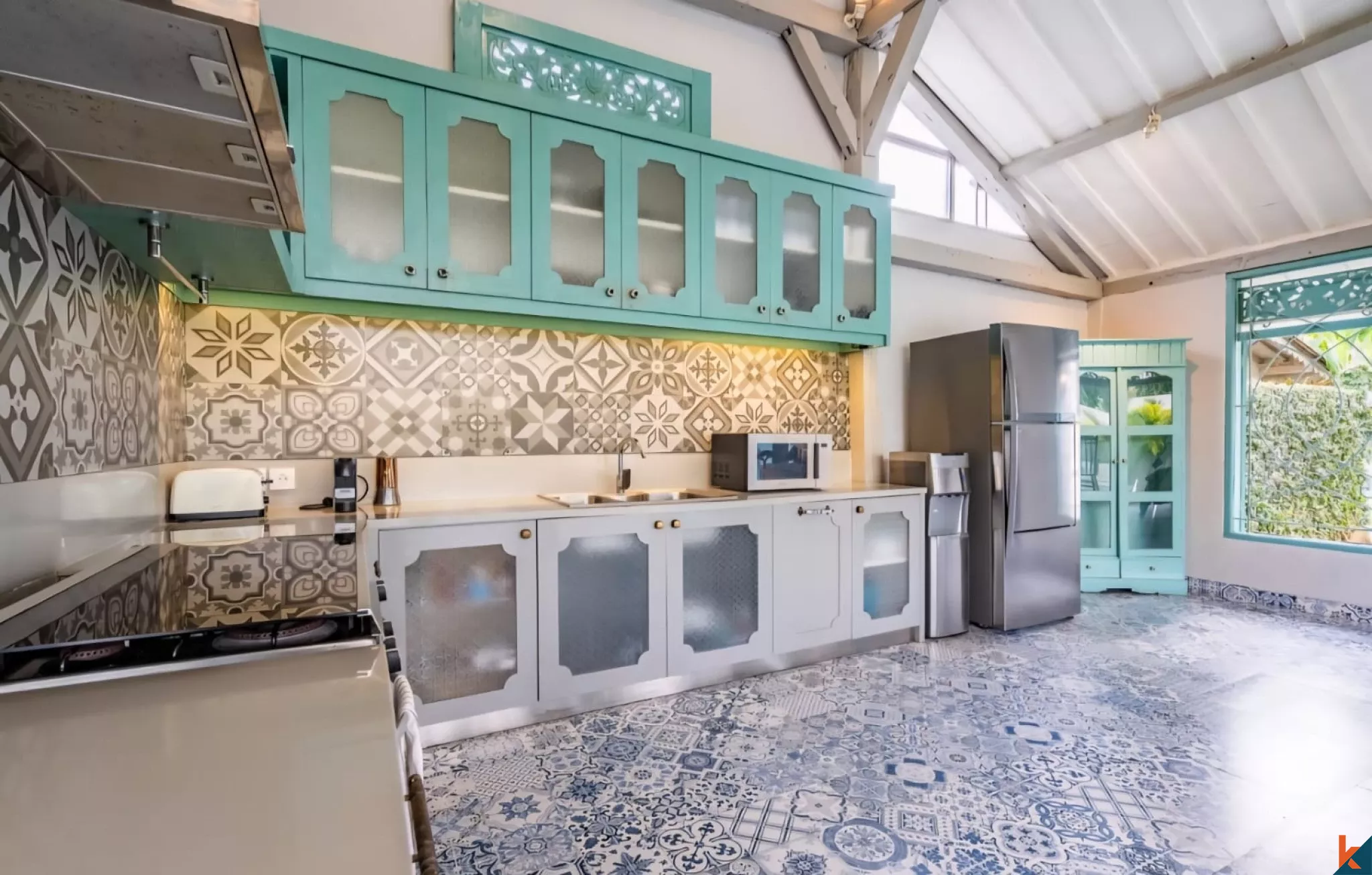 Stylish 3-Bedroom Tropical Villa with Private Pool in Babakan