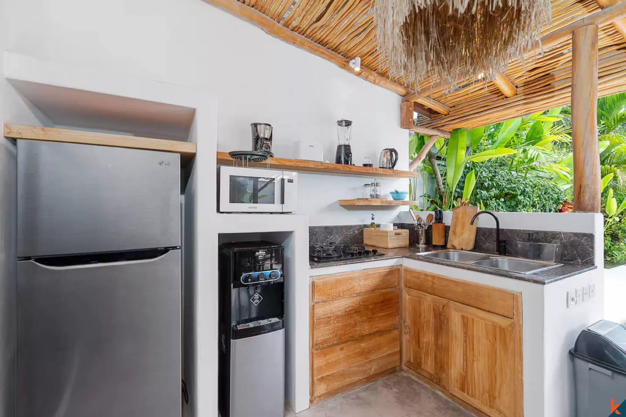 Retraite tropicale, propriété de deux chambres avec tout le confort moderne à Nyanyi