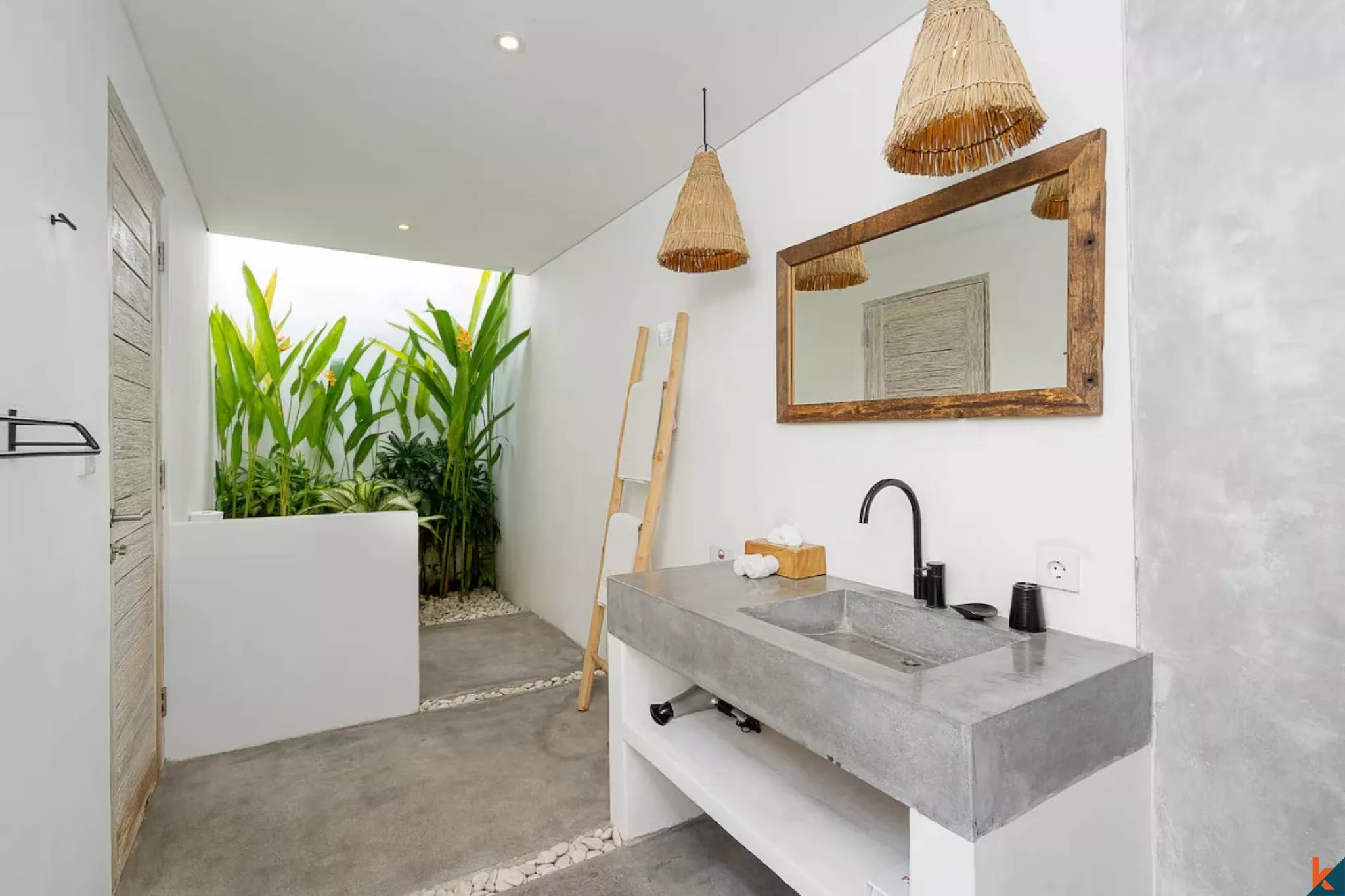 Retraite tropicale, propriété de deux chambres avec tout le confort moderne à Nyanyi