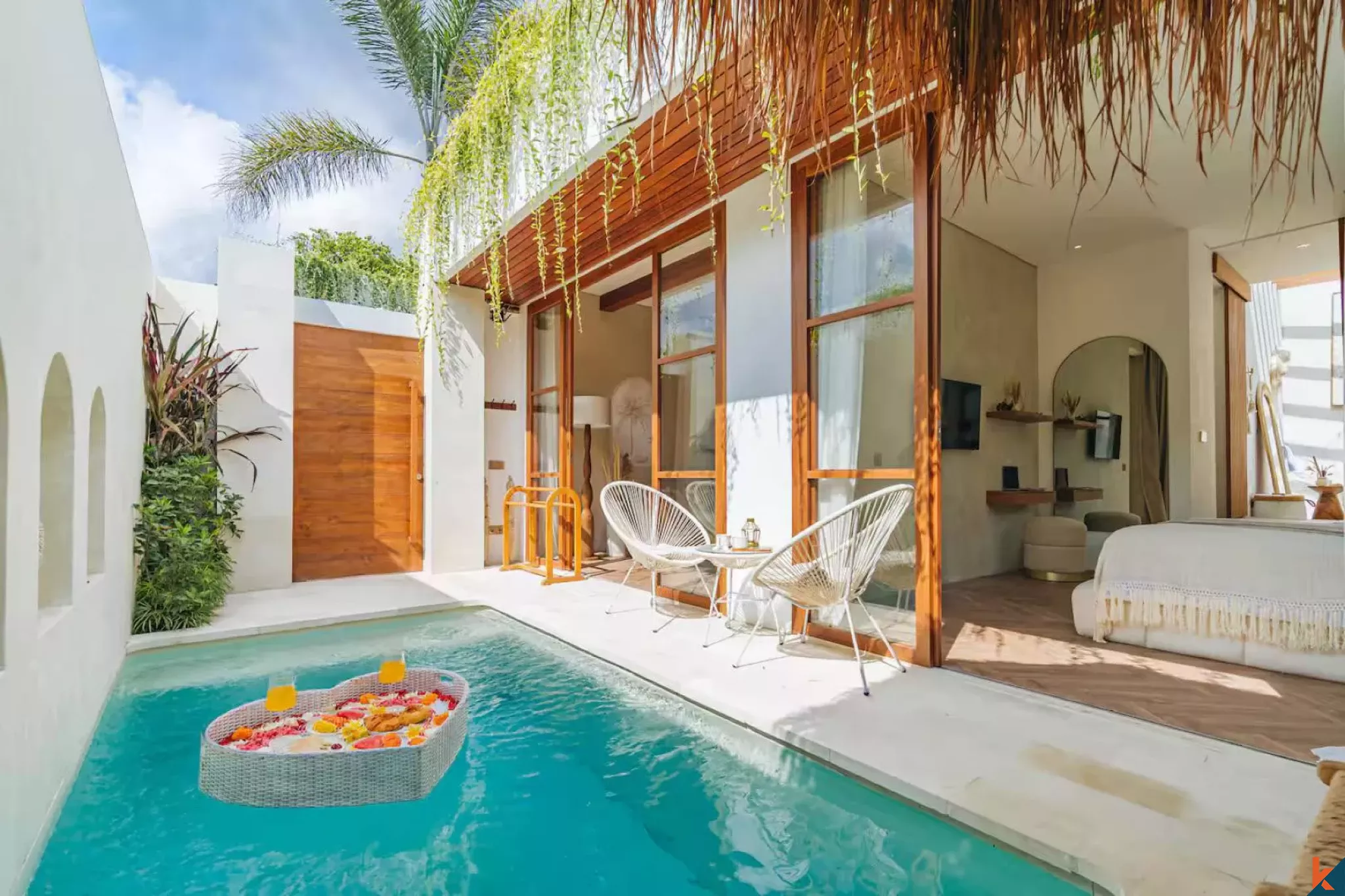 Tropical Haven One Bedroom Leasehold Villa Walking Distance to the Beach in Canggu