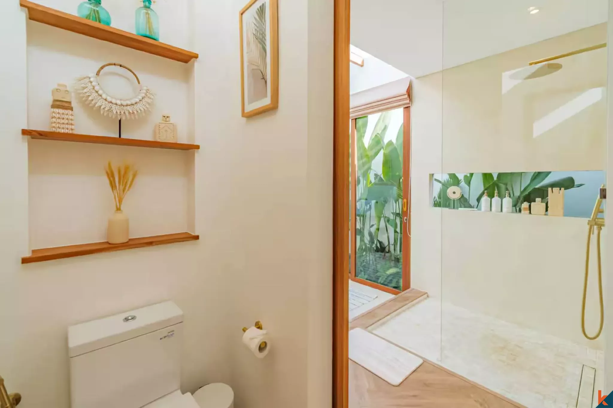 Tropical Haven One Bedroom Leasehold Villa Walking Distance to the Beach in Canggu
