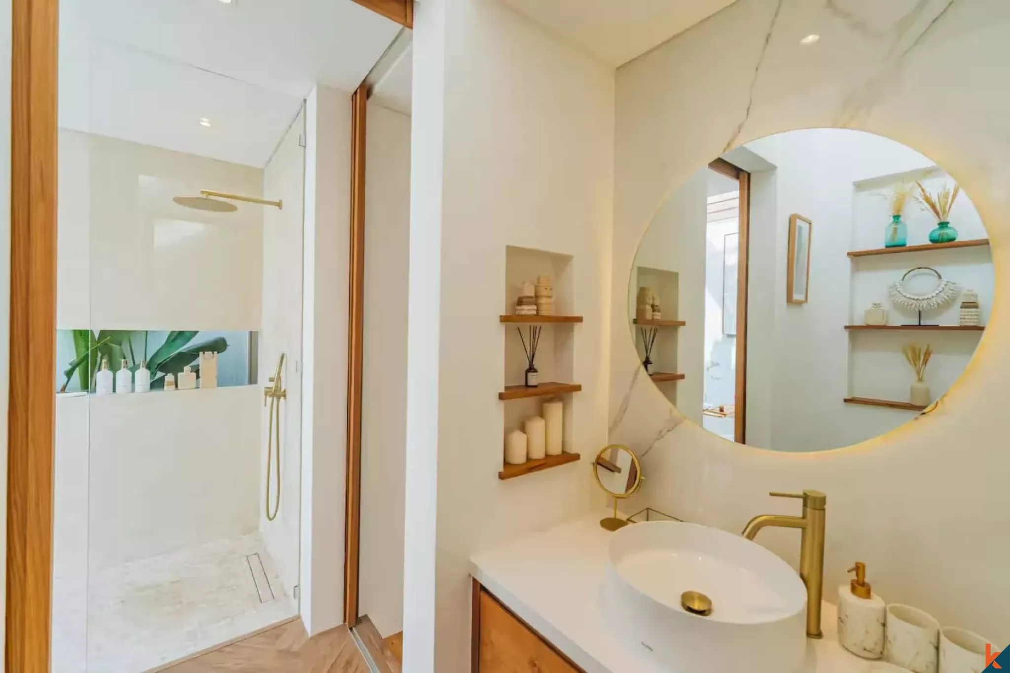 Tropical Haven One Bedroom Leasehold Villa Walking Distance to the Beach in Canggu