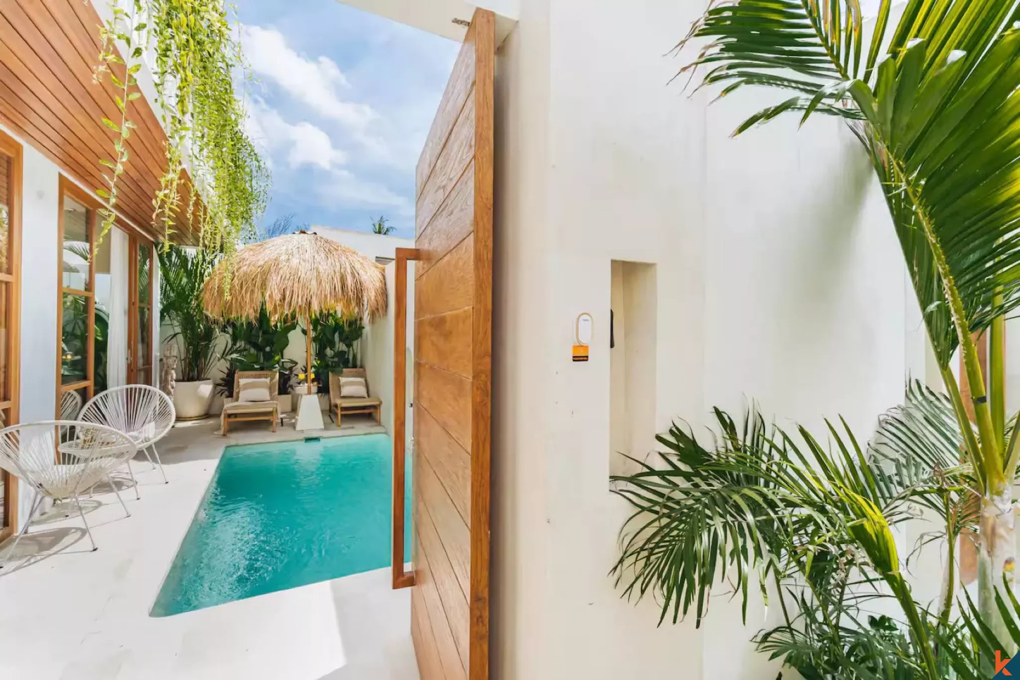 Tropical Haven One Bedroom Leasehold Villa Walking Distance to the Beach in Canggu