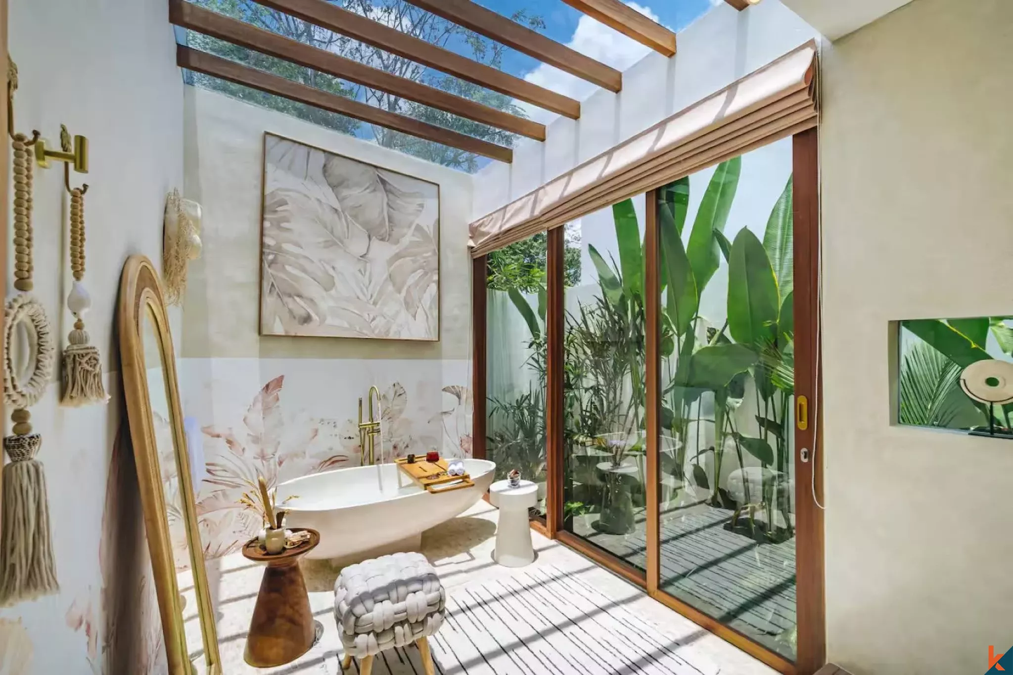 Tropical Haven One Bedroom Leasehold Villa Walking Distance to the Beach in Canggu