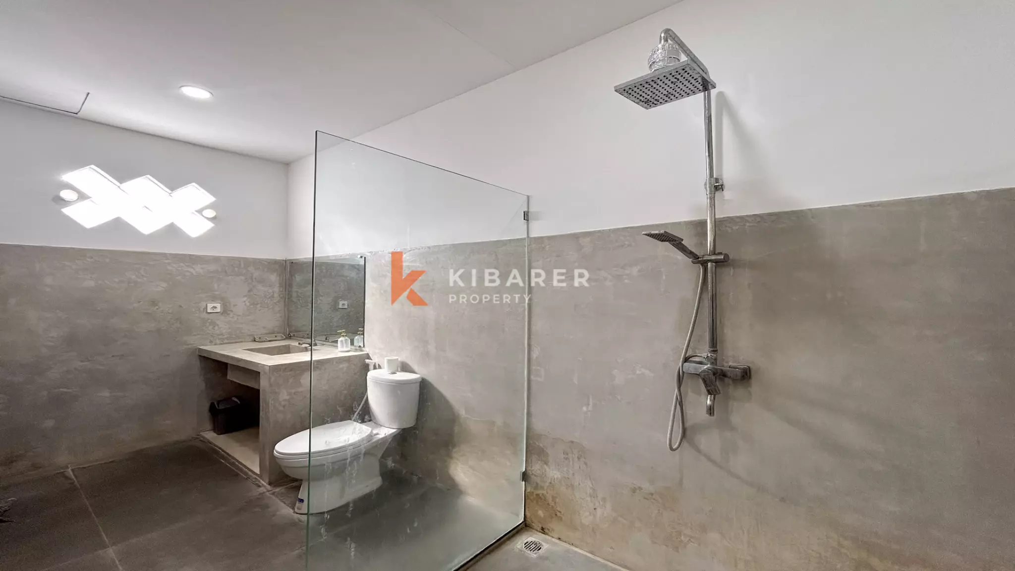 Stunning Two-Bedroom Enclosed Living Tropical Villa in Pererenan