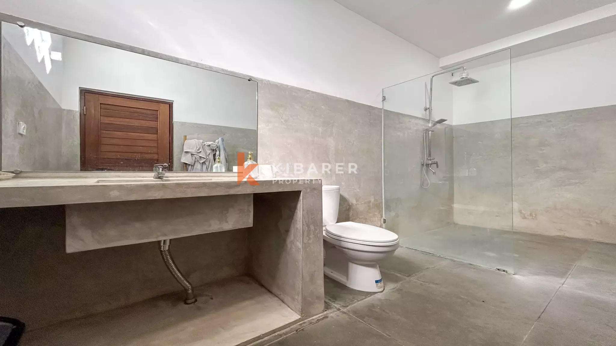 Stunning Two-Bedroom Enclosed Living Tropical Villa in Pererenan