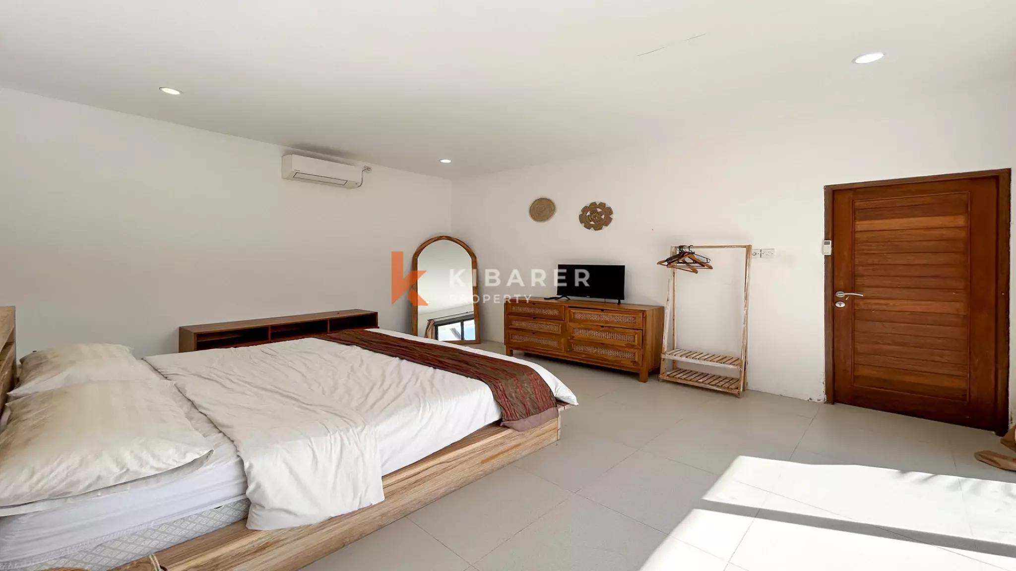 Stunning Two-Bedroom Enclosed Living Tropical Villa in Pererenan