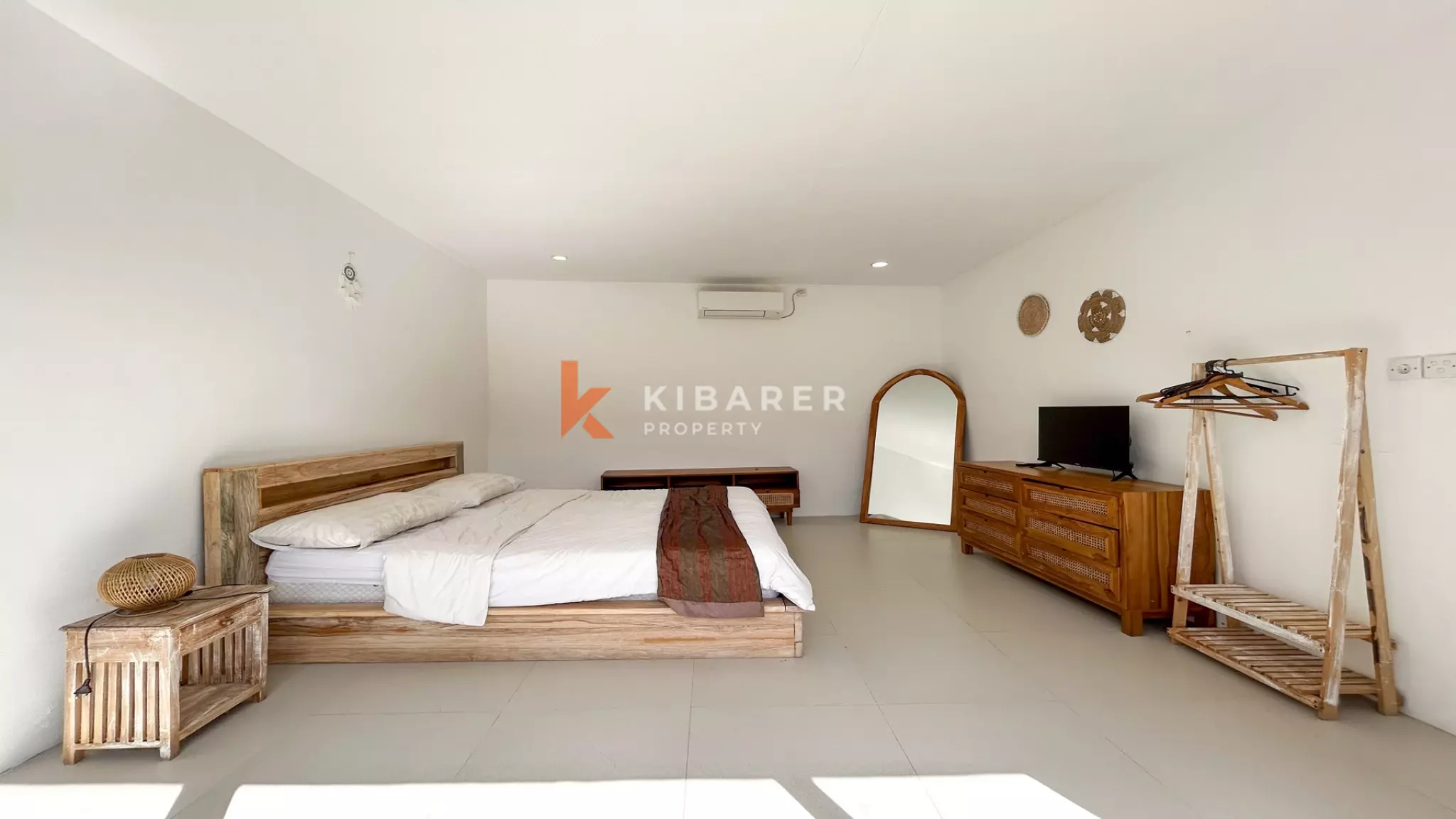 Stunning Two-Bedroom Enclosed Living Tropical Villa in Pererenan