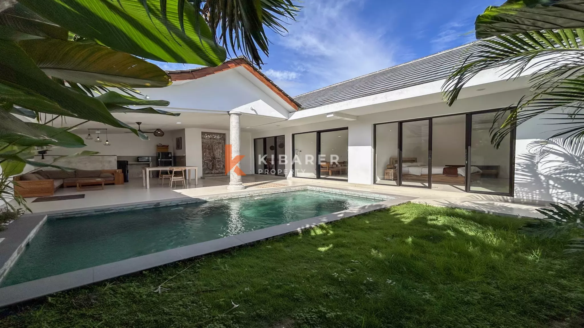 Stunning Two-Bedroom Enclosed Living Tropical Villa in Pererenan
