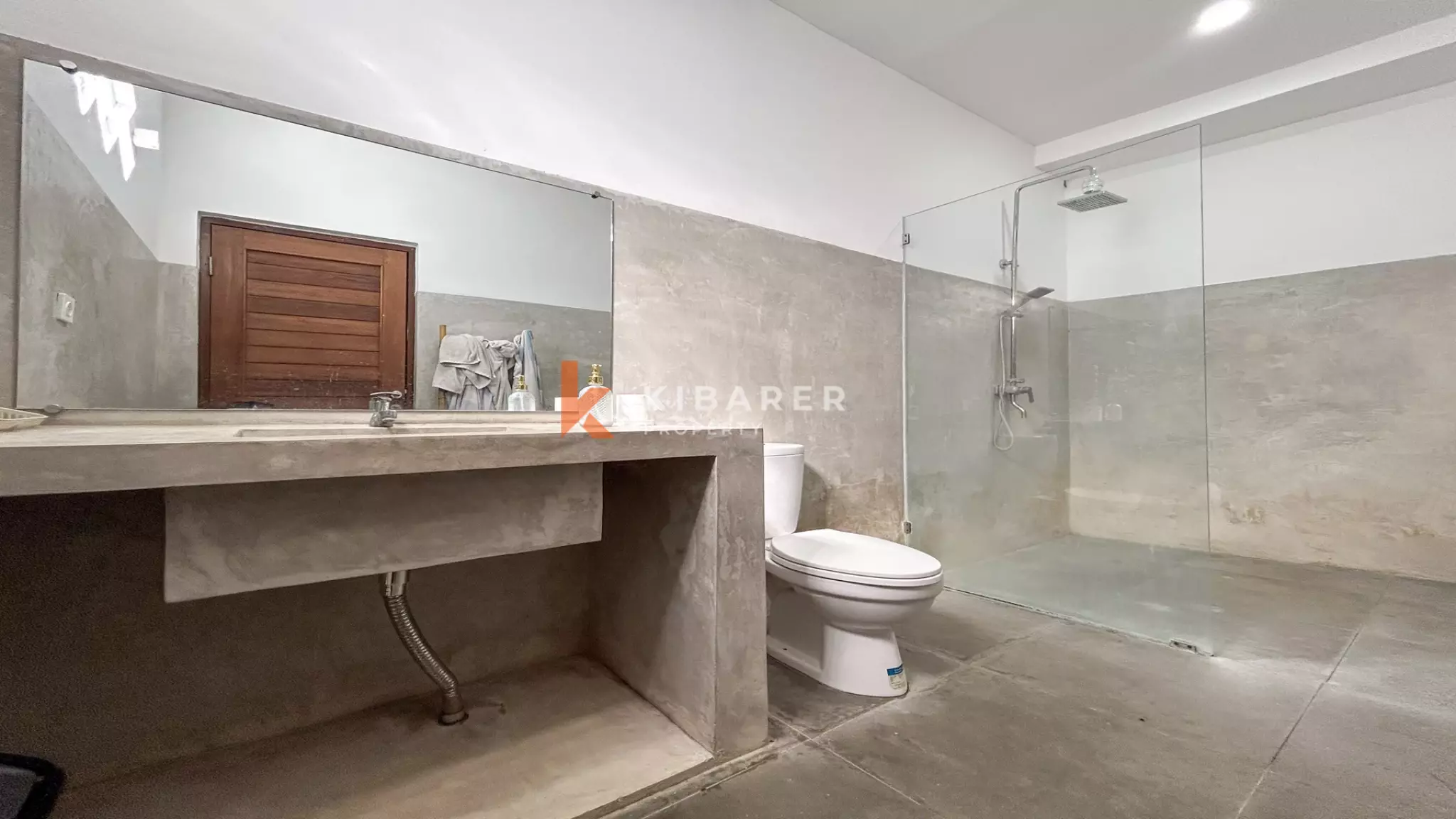 Stunning Two-Bedroom Enclosed Living Tropical Villa in Pererenan