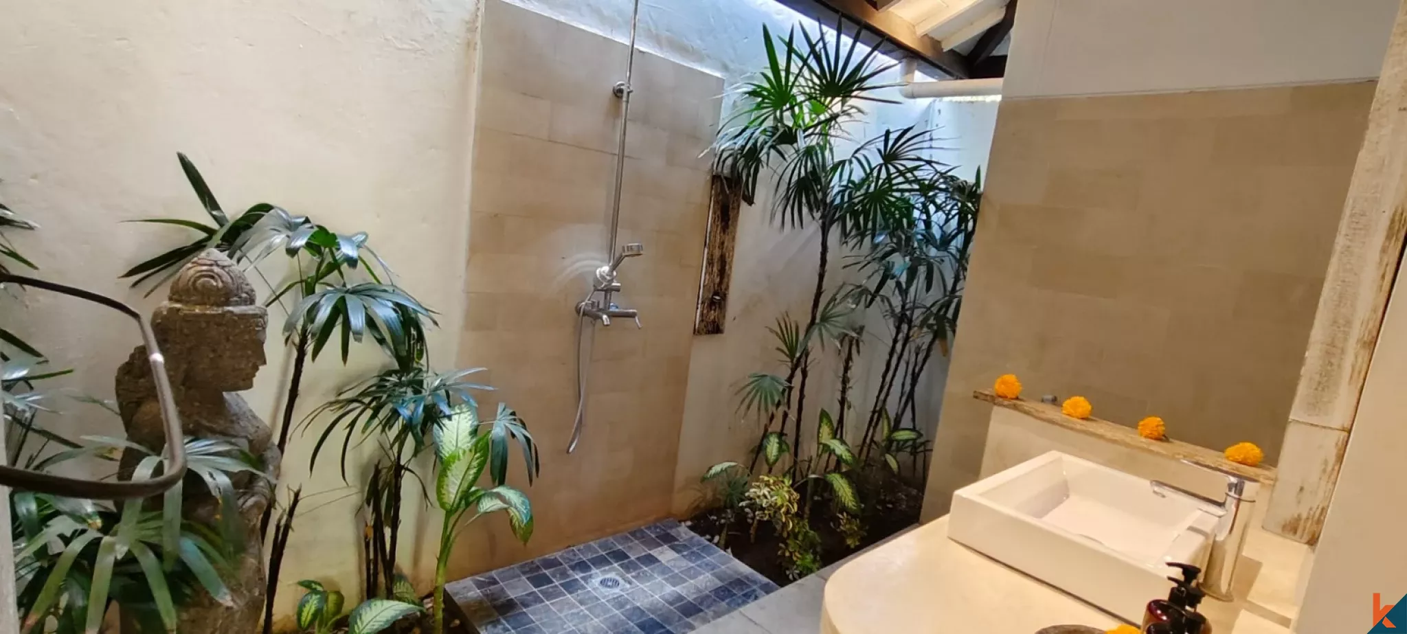 Tropical 2-Bedroom Villa with Private Pool in Kerobokan