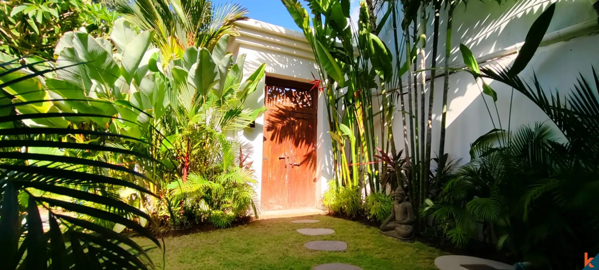 Tropical 2-Bedroom Villa with Private Pool in Kerobokan