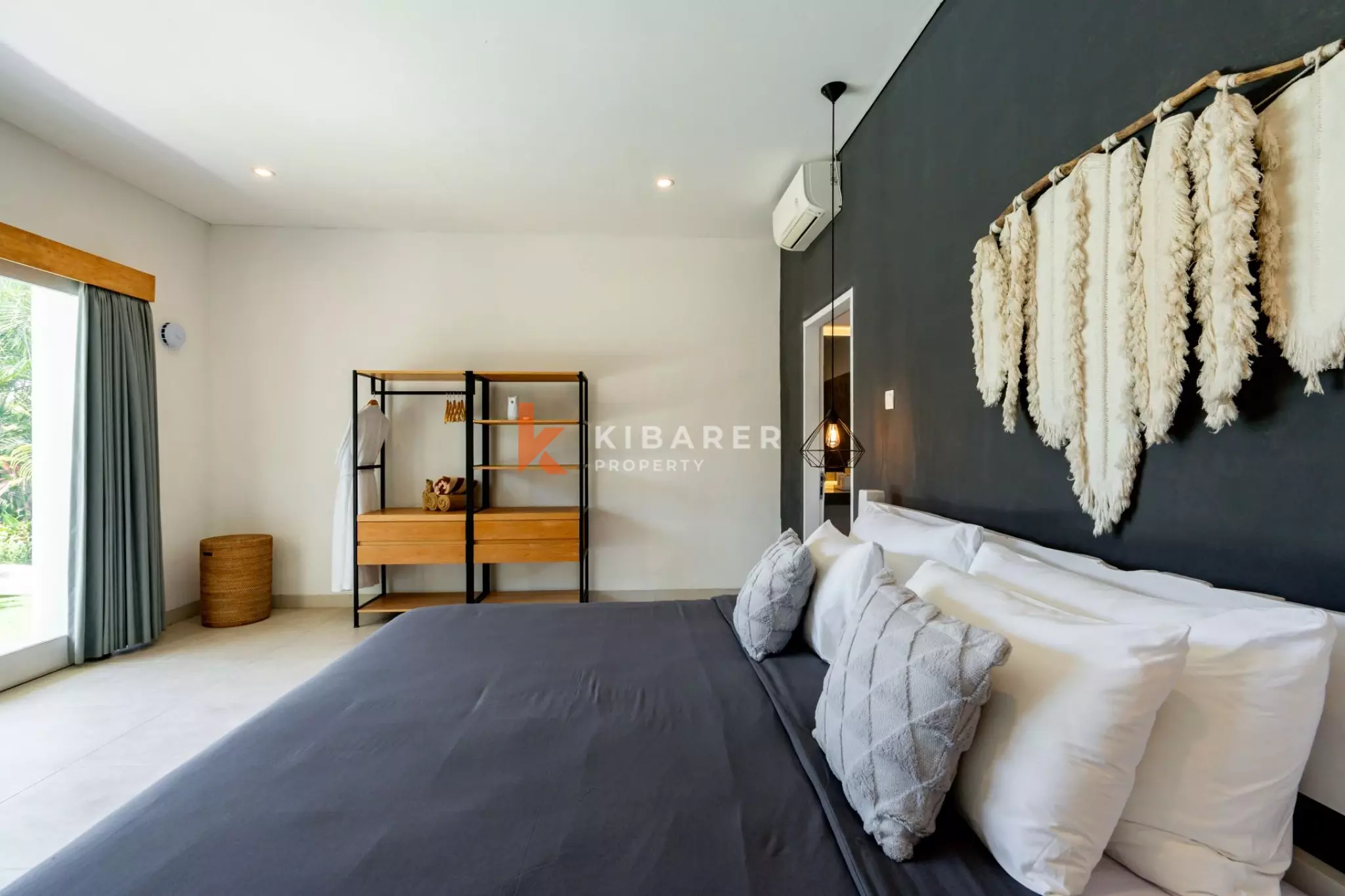 Rare villa de cinq chambres avec jardin clos à Canggu