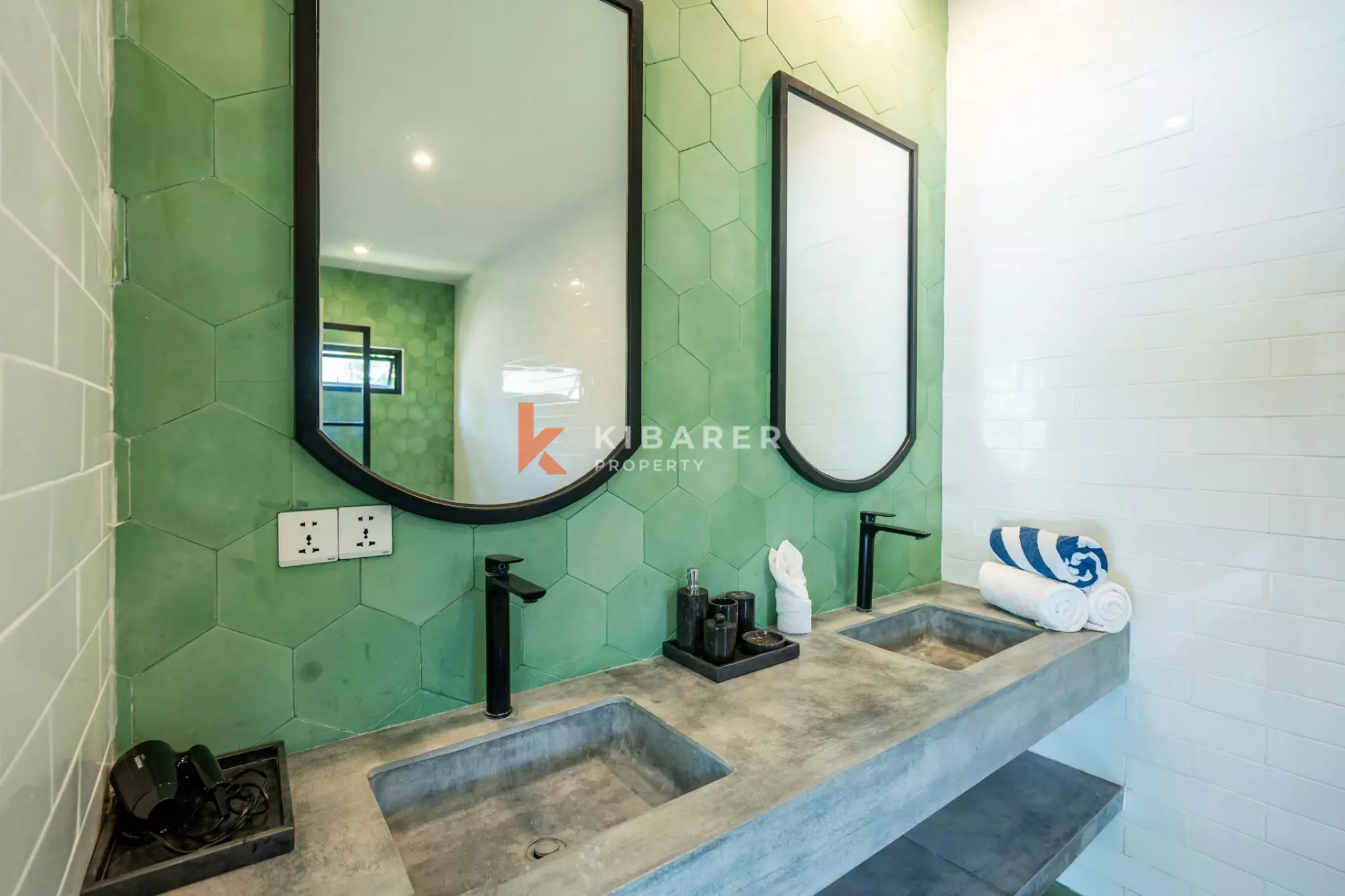 Rare villa de cinq chambres avec jardin clos à Canggu