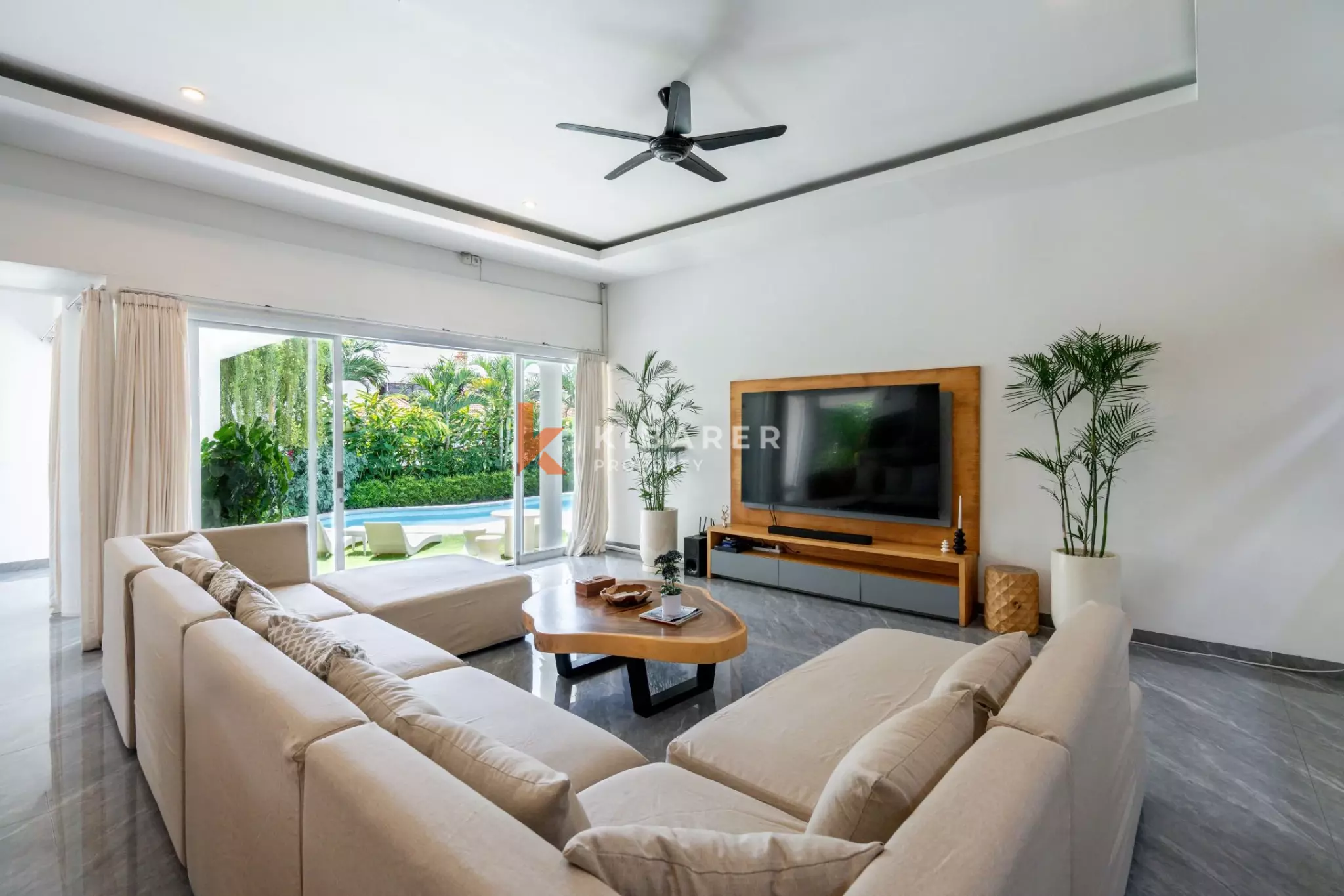 Rare villa de cinq chambres avec jardin clos à Canggu