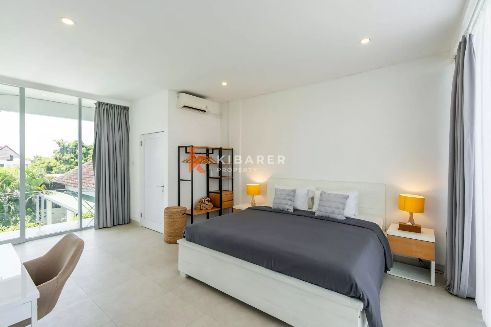 Rare villa de cinq chambres avec jardin clos à Canggu