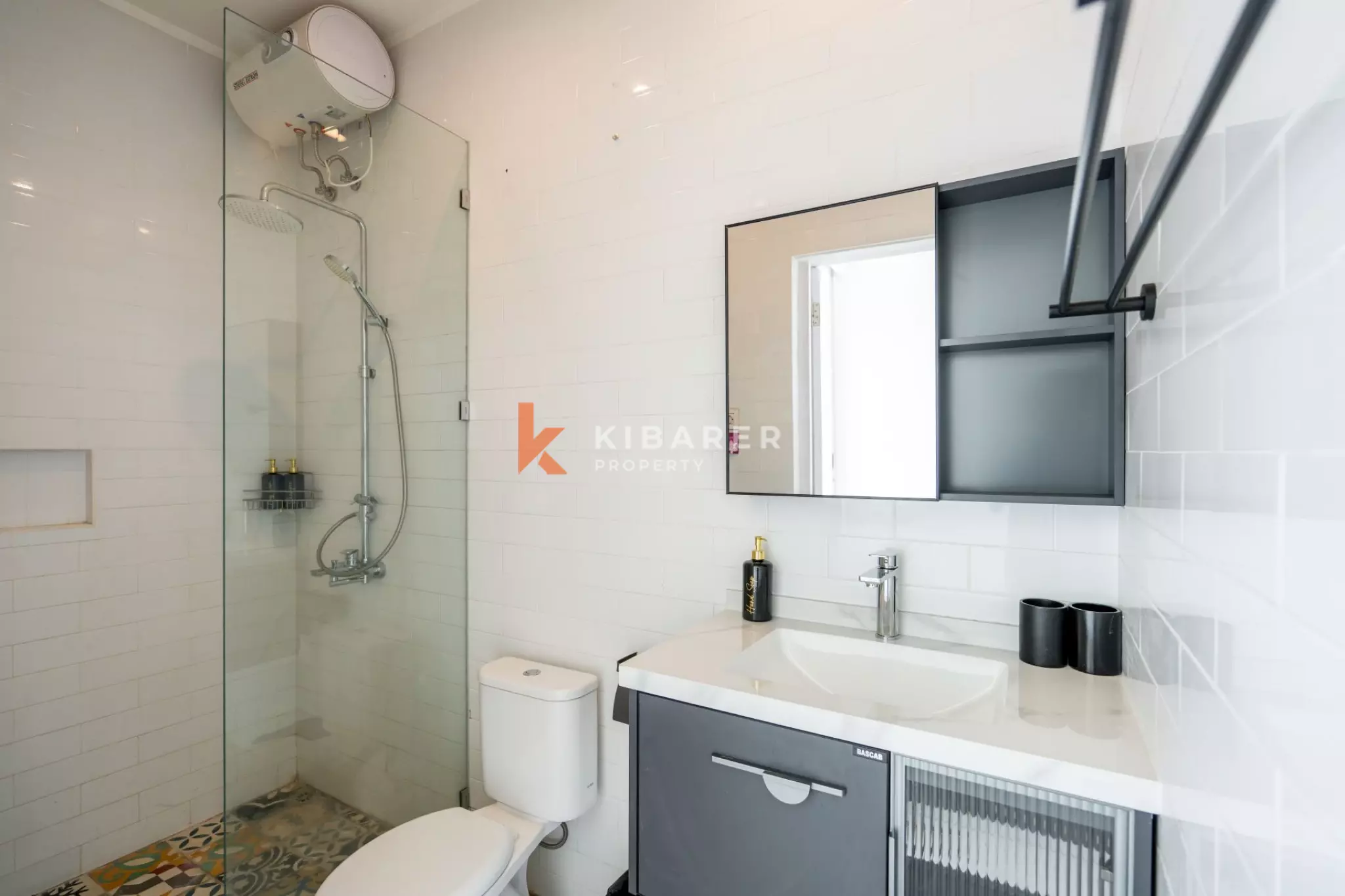 Rare villa de cinq chambres avec jardin clos à Canggu